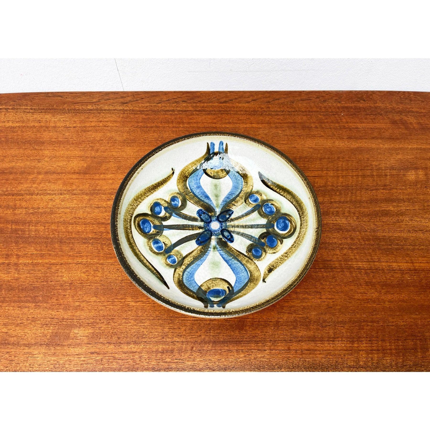 Gran cuenco o plato de pared danés de mediados de siglo de Studio Pottery para Søholm, años 60 Moderno de mediados de siglo en venta