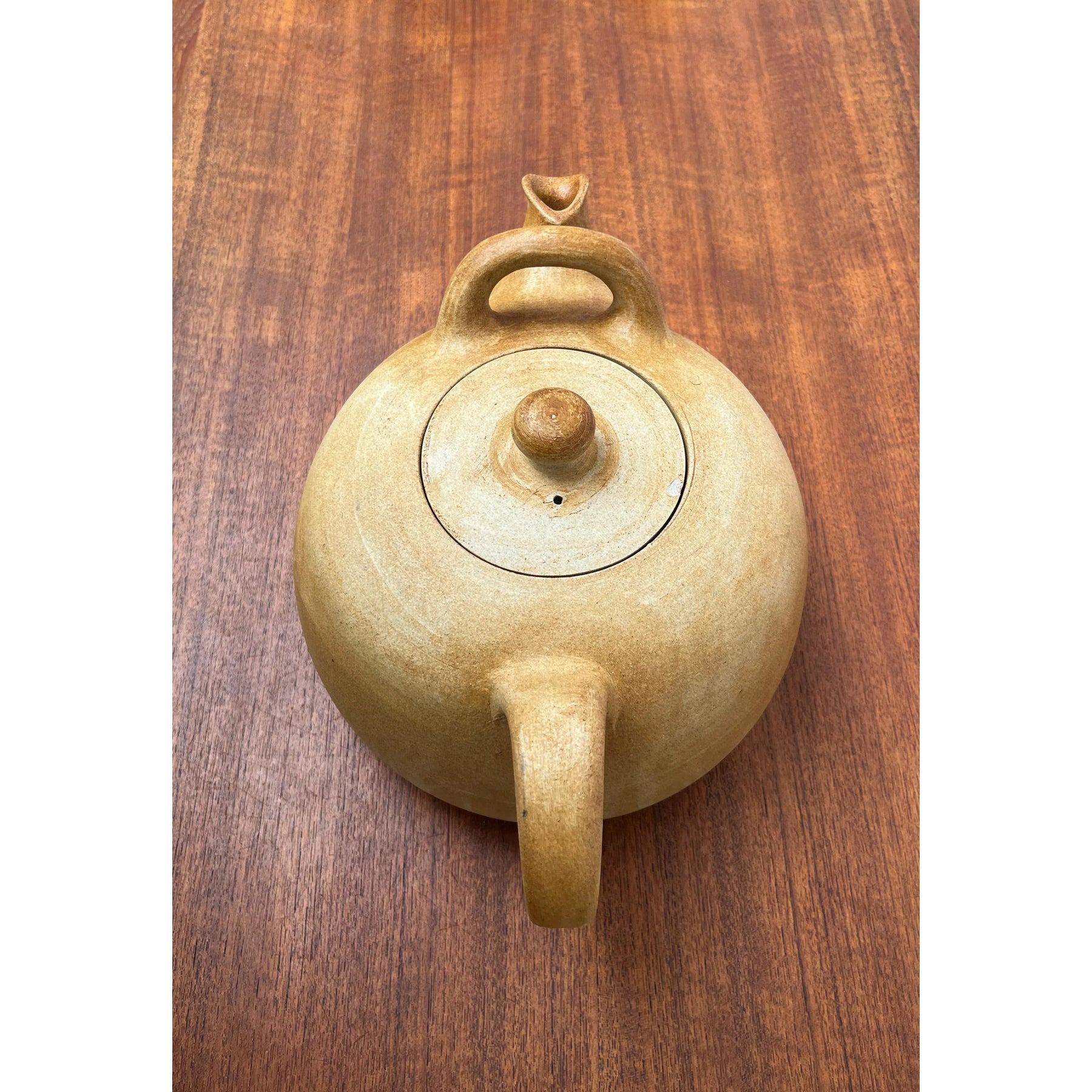 Mid-Century Large Danish Studio Pottery Teapot by Herman A. Kähler, 1960s (Moderne der Mitte des Jahrhunderts) im Angebot