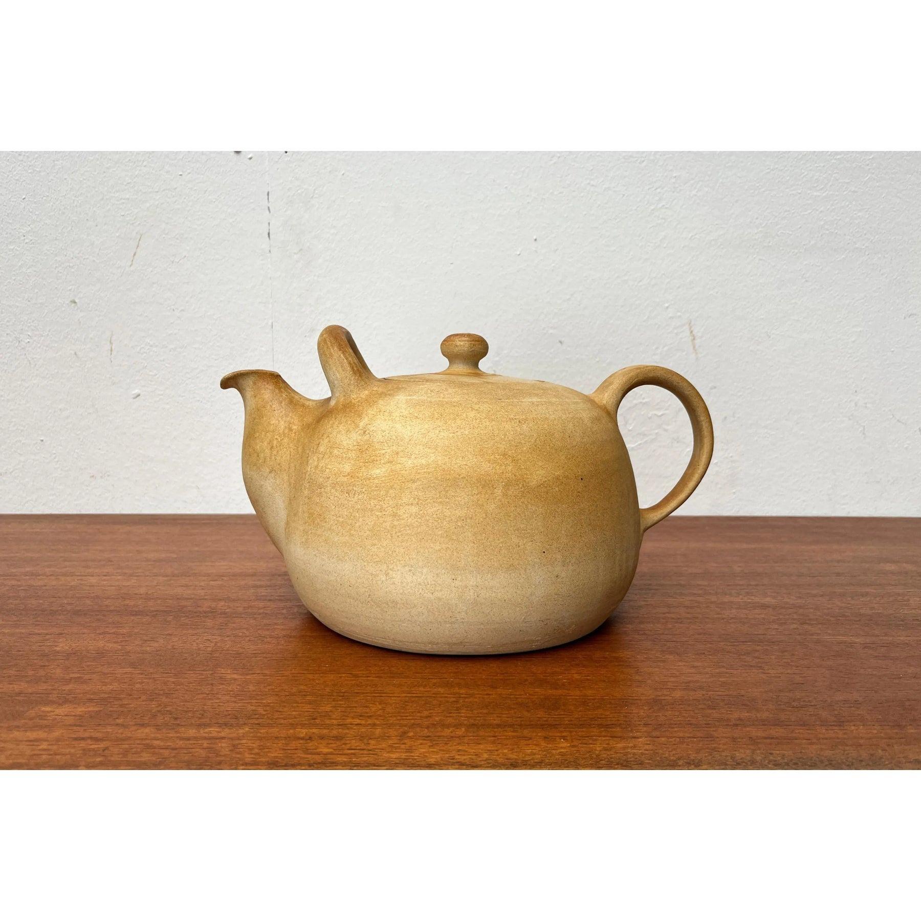 Mid-Century Large Danish Studio Pottery Teapot by Herman A. Kähler, 1960s im Zustand „Hervorragend“ im Angebot in Hamburg, DE