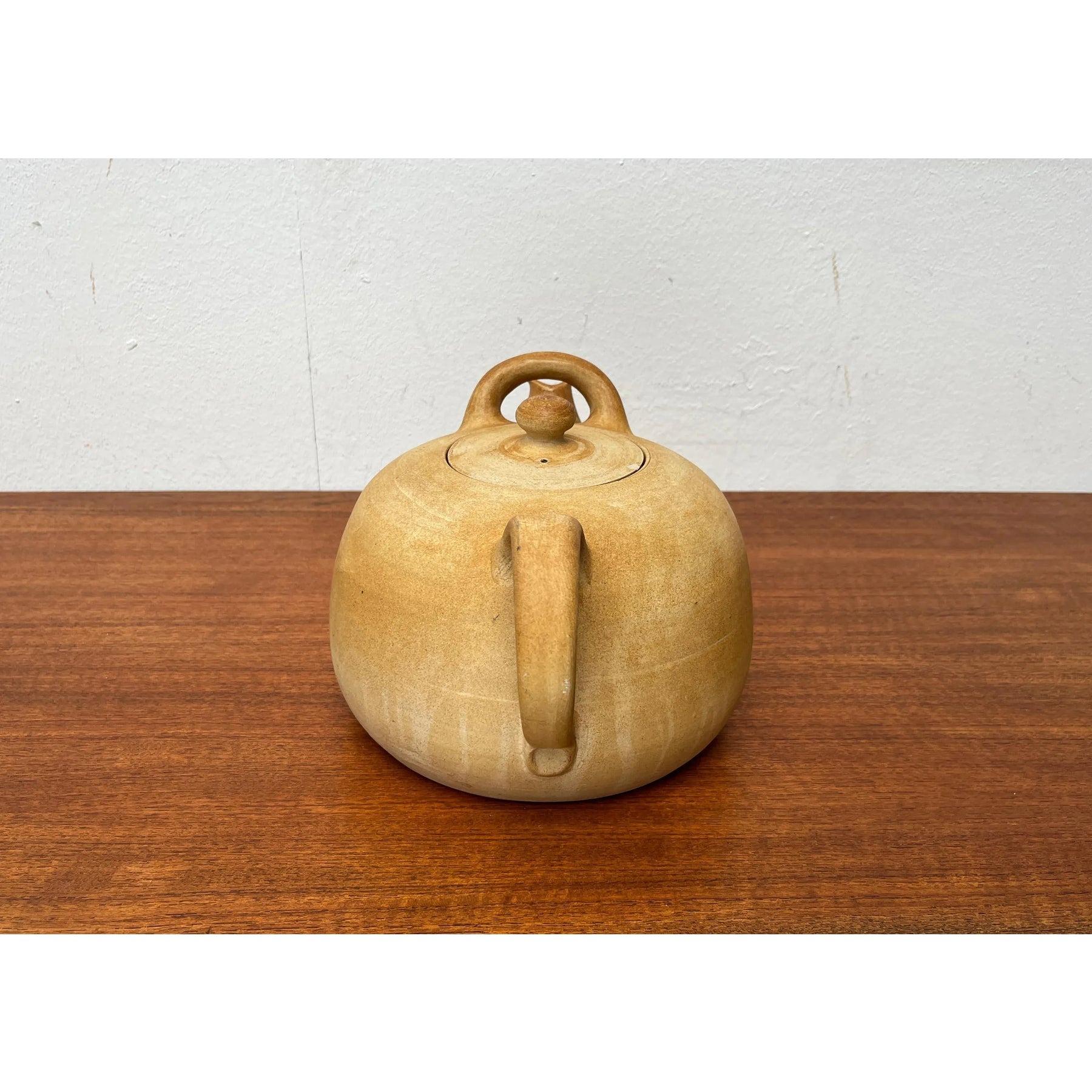 Mid-Century Large Danish Studio Pottery Teapot by Herman A. Kähler, 1960s im Angebot 1