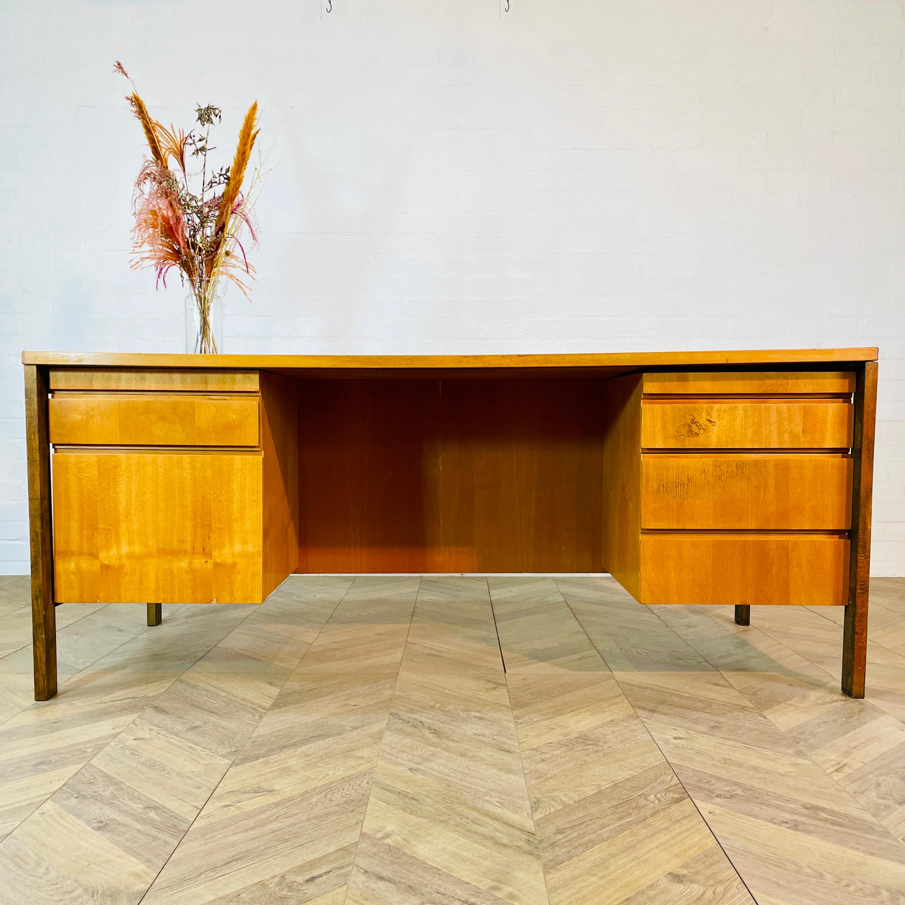 Mid-Century Large Desk By Jens Risom with Green Rixine Top, circa 1960s For Sale 5