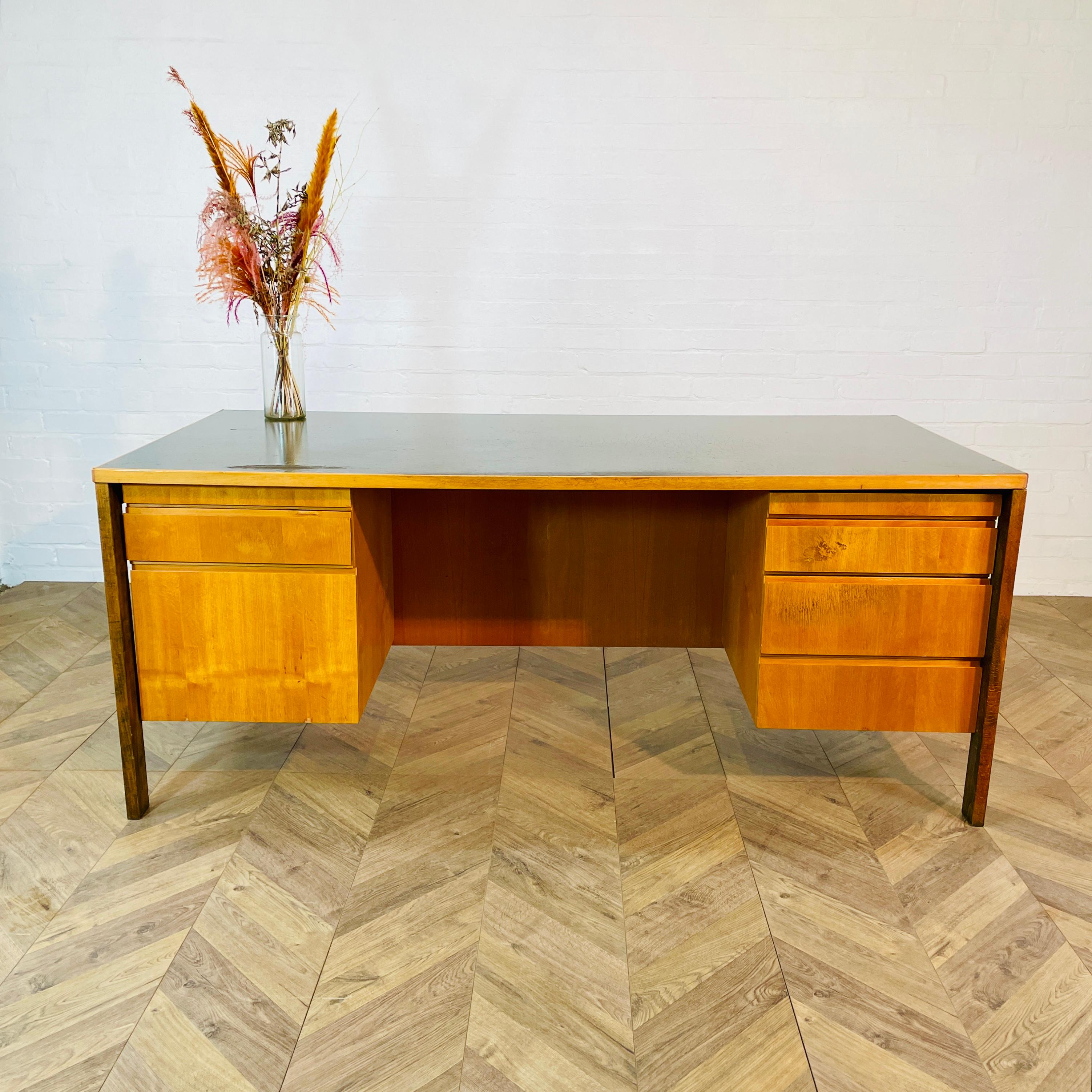 Mid-Century Large Desk By Jens Risom with Green Rixine Top, circa 1960s For Sale 9