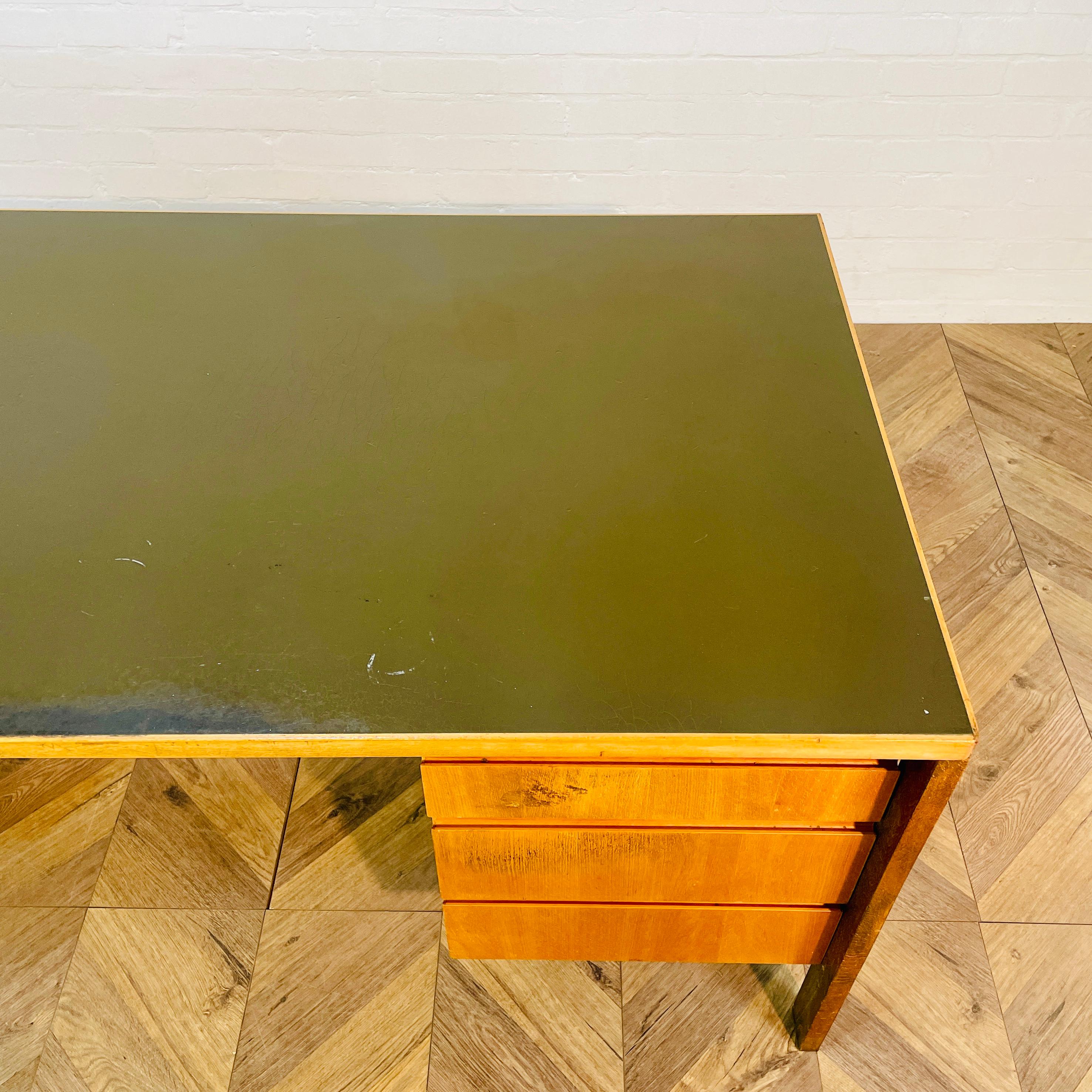 Mid-Century Large Desk By Jens Risom with Green Rixine Top, circa 1960s For Sale 12