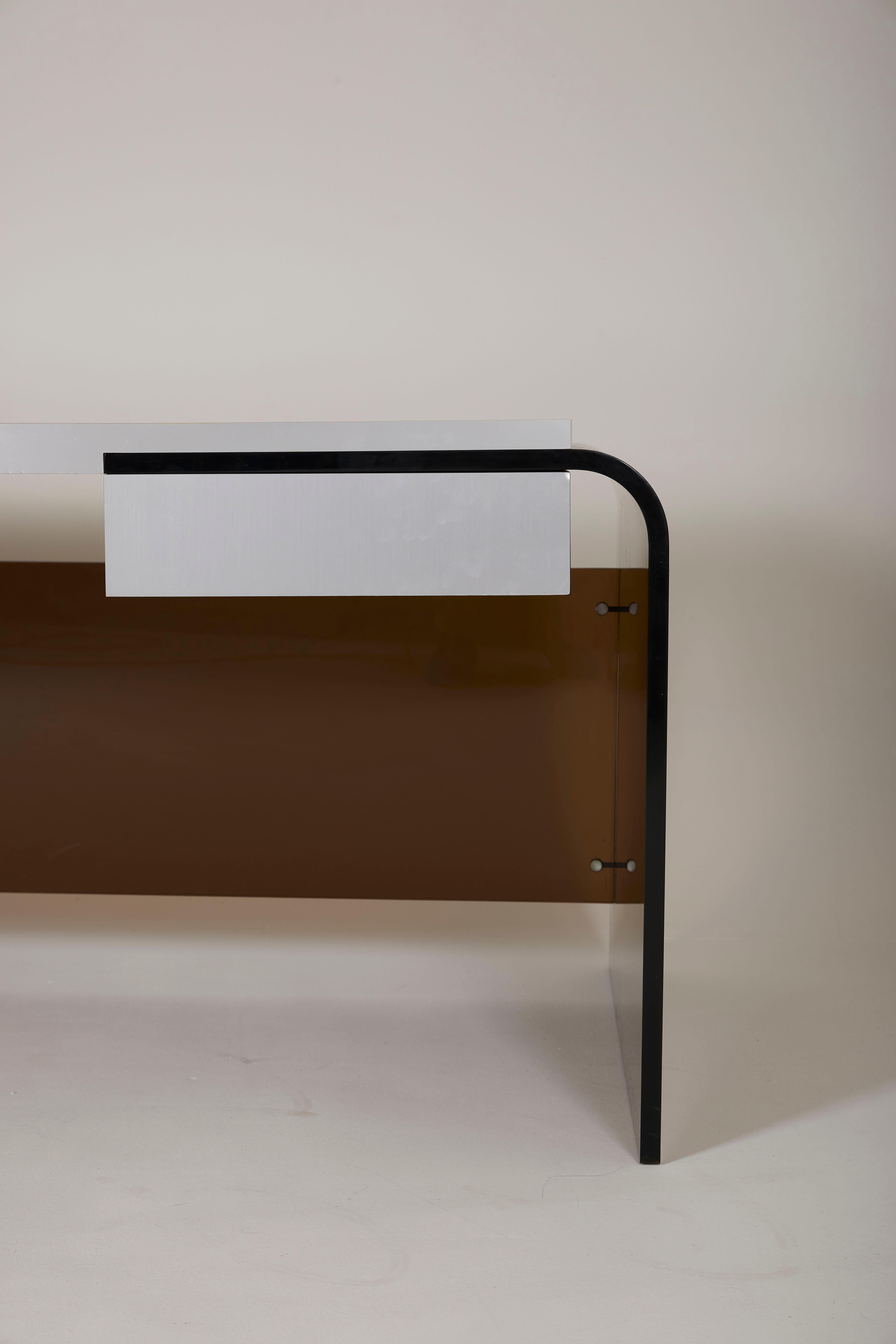 20th Century Mid-century large desk in plexiglass and ebony For Sale