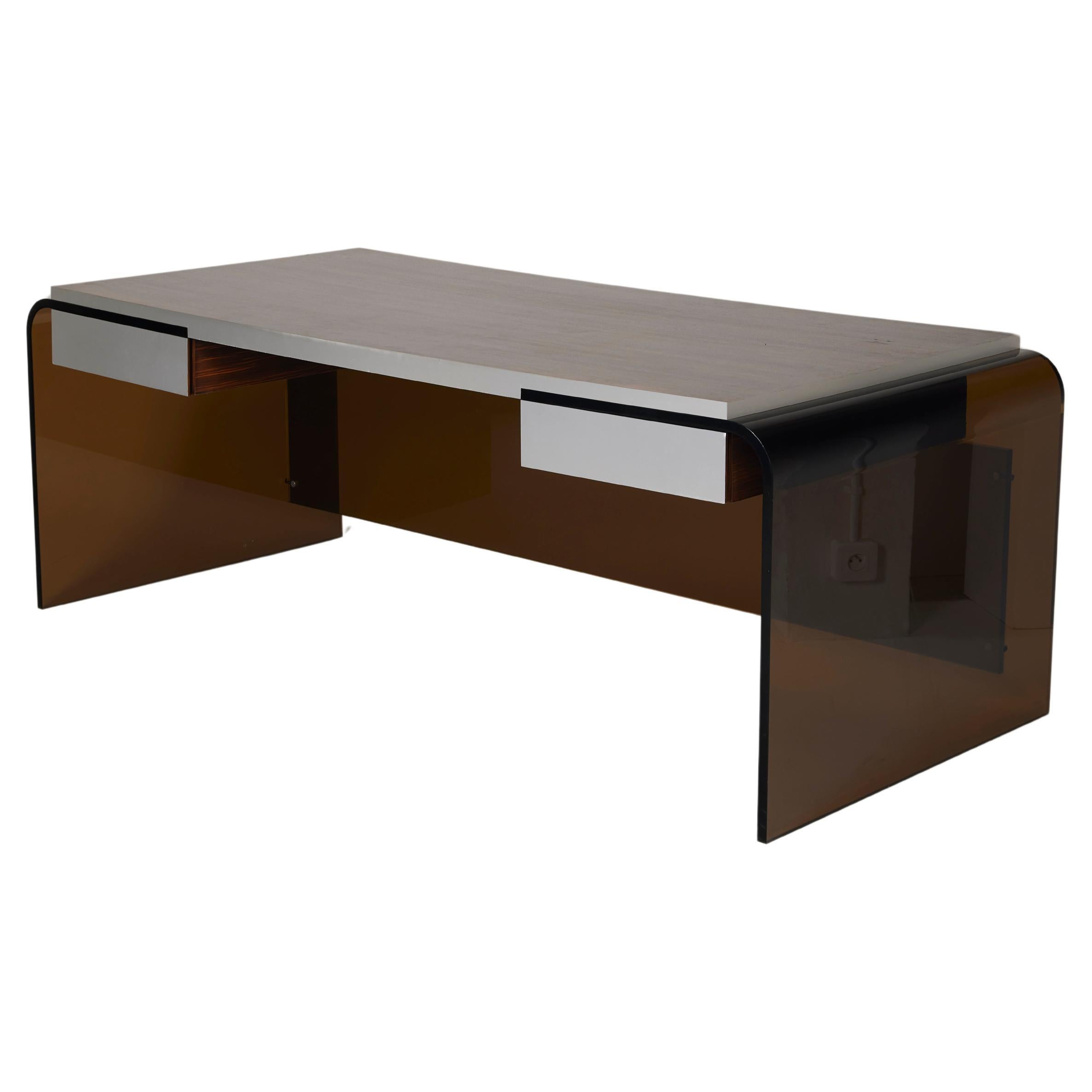 Mid-century large desk in plexiglass and ebony For Sale