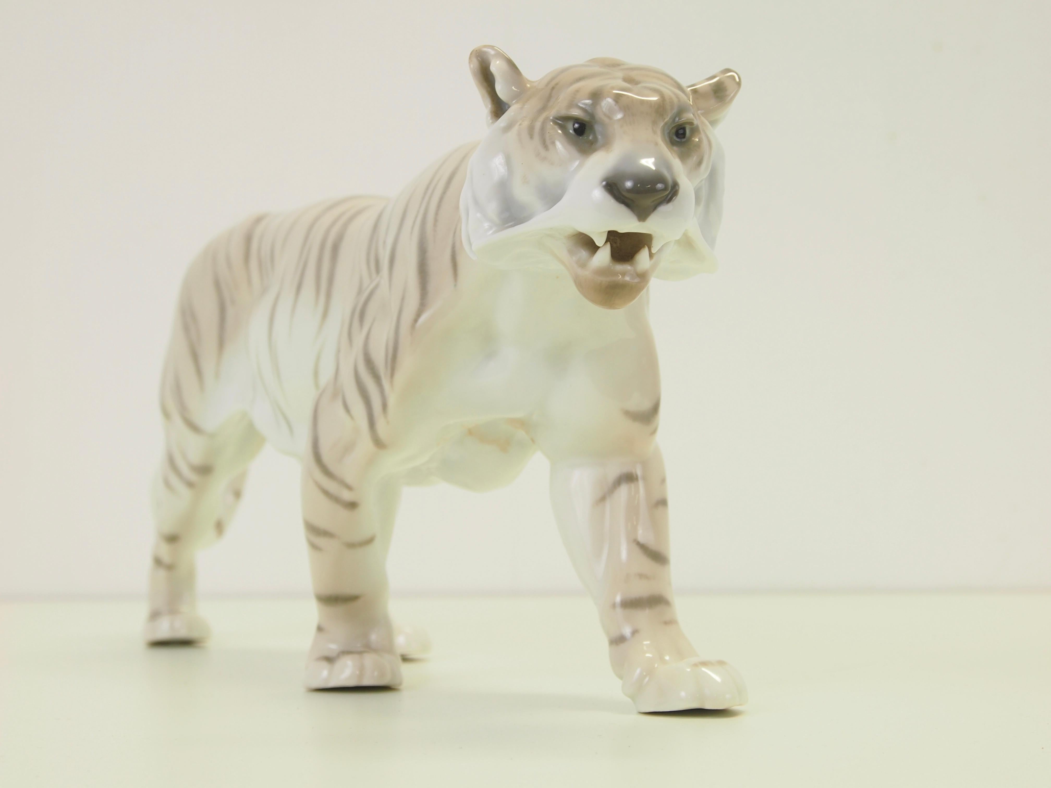 Midcentury Large German Tiger Porcelain Figurine 1