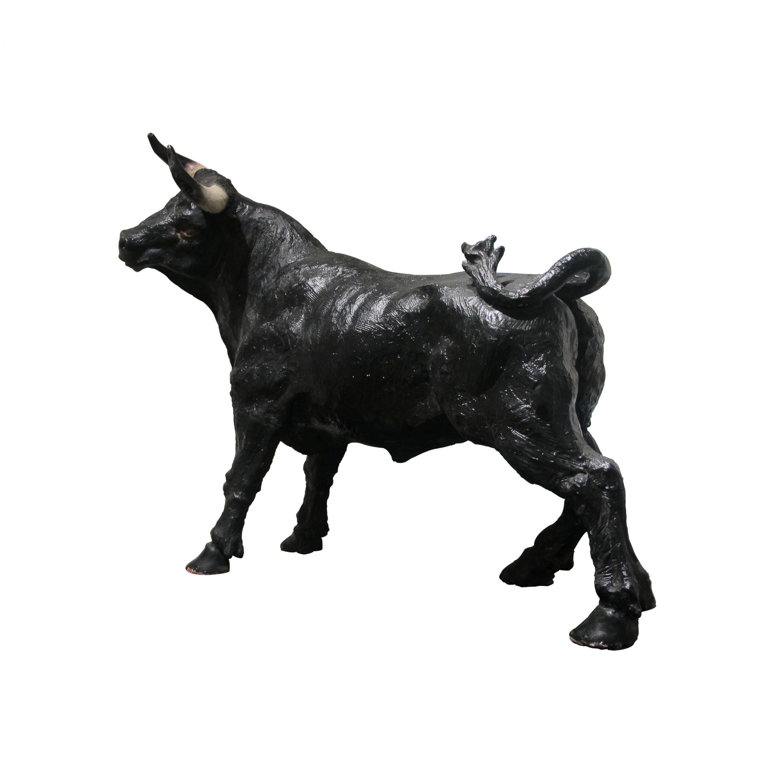 Mid-Century Large Hand-Crafted Plaster Sculpture of a Bull, Portuguese In Good Condition For Sale In London, GB