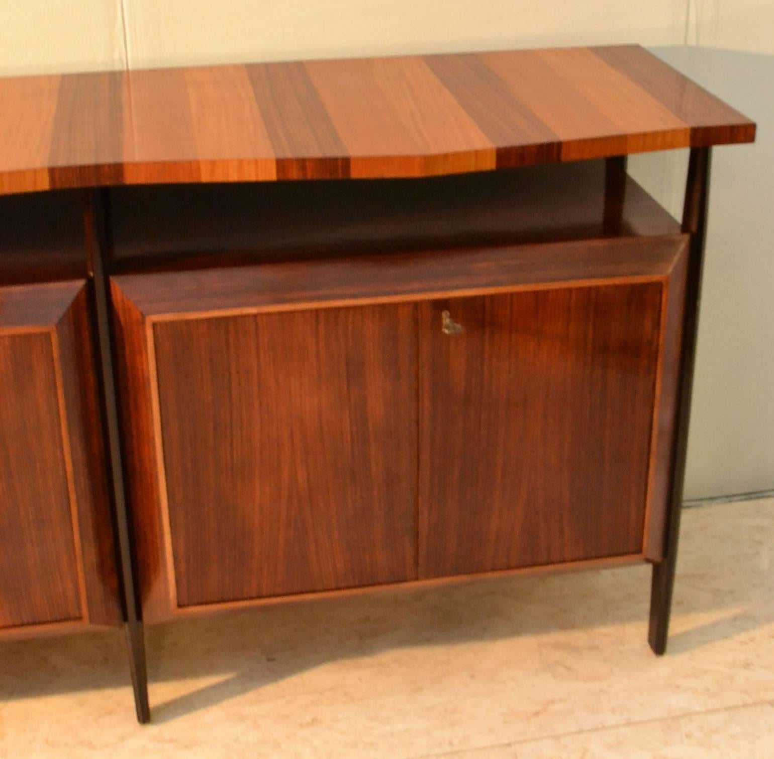 Midcentury Large Italian Credenza in Three Sections Indian Cherry and Rosewood In Excellent Condition In London, GB