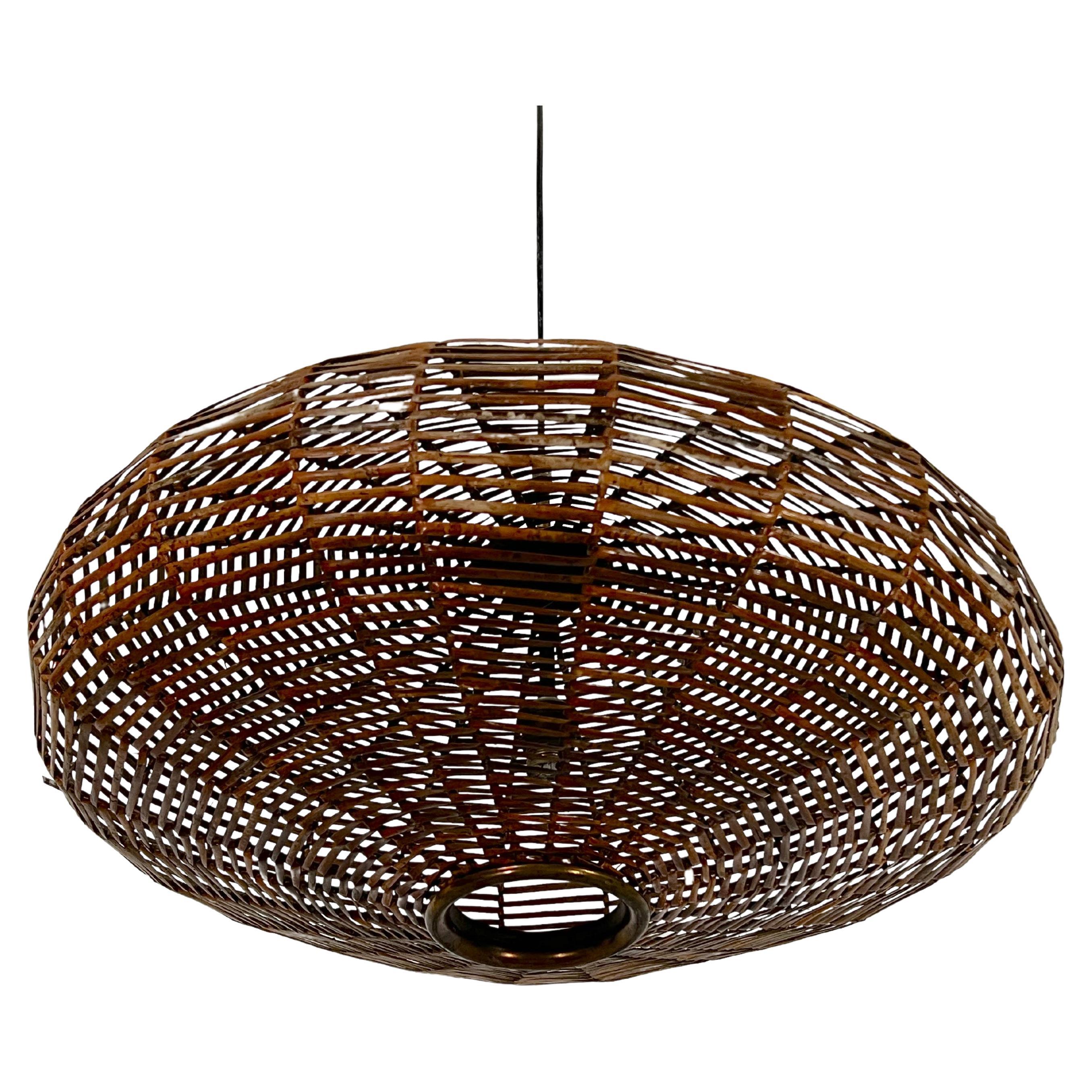 Mid-Century large Italian Rattan and brass chandelier. Italy 1950s For Sale