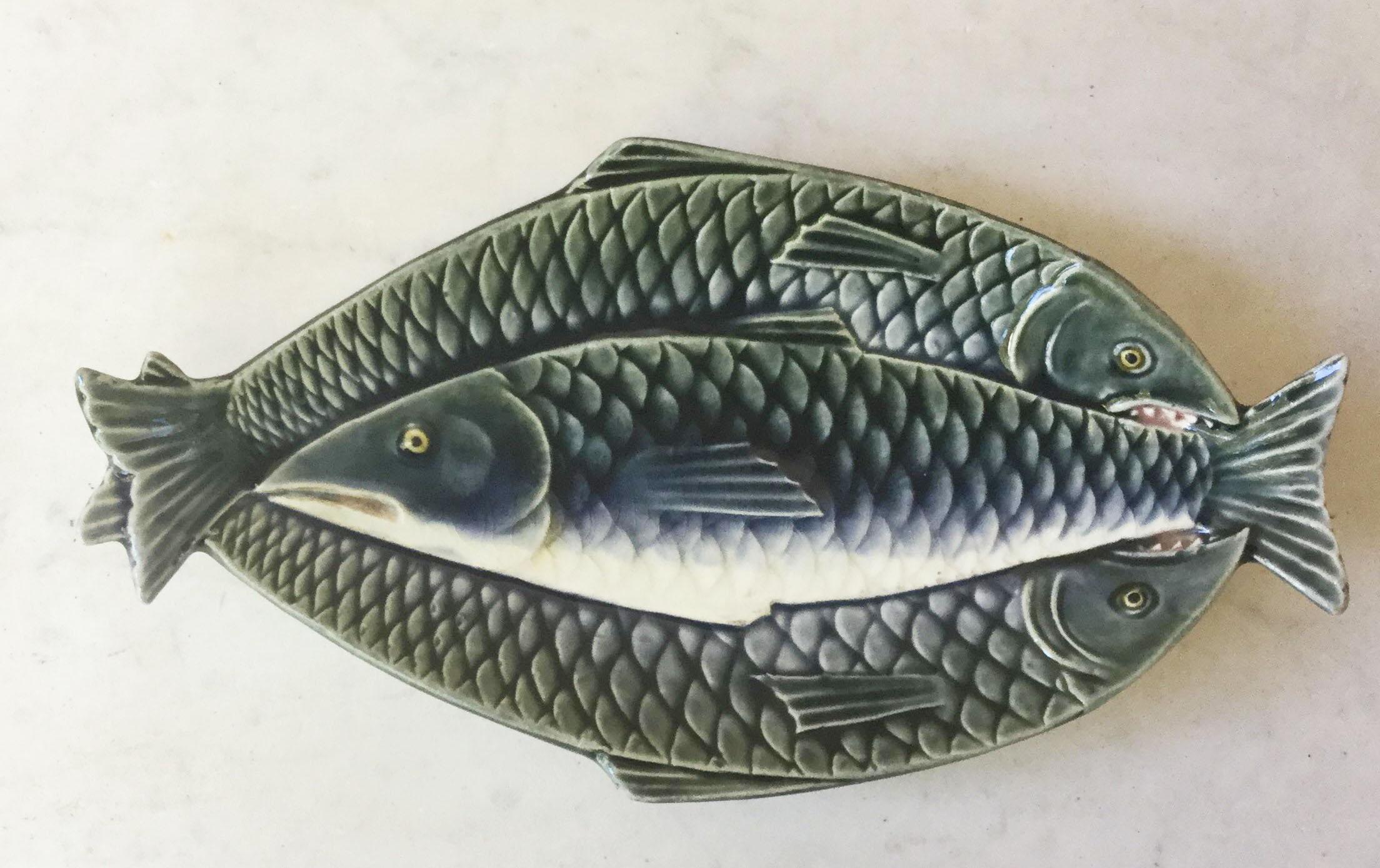 Midcentury Large Majolica Fish Platter Vallauris, circa 1950 In Good Condition In Austin, TX