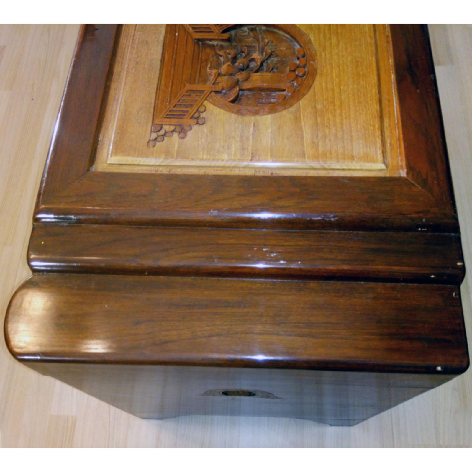 Mid-Century Large Oriental Camphor Wood Chest, Trunk, China, 1940s For Sale 10