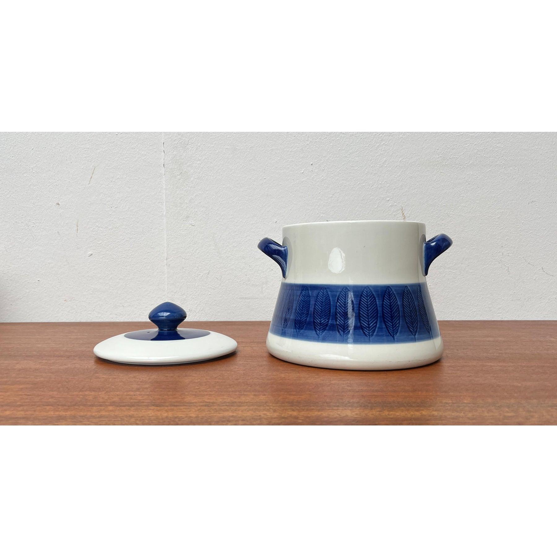 Großer Topfdeckel aus der Mitte des Jahrhunderts Terrine Koka Blau Bla Serie von Hertha Bengtson, 1950er Jahre im Angebot 3