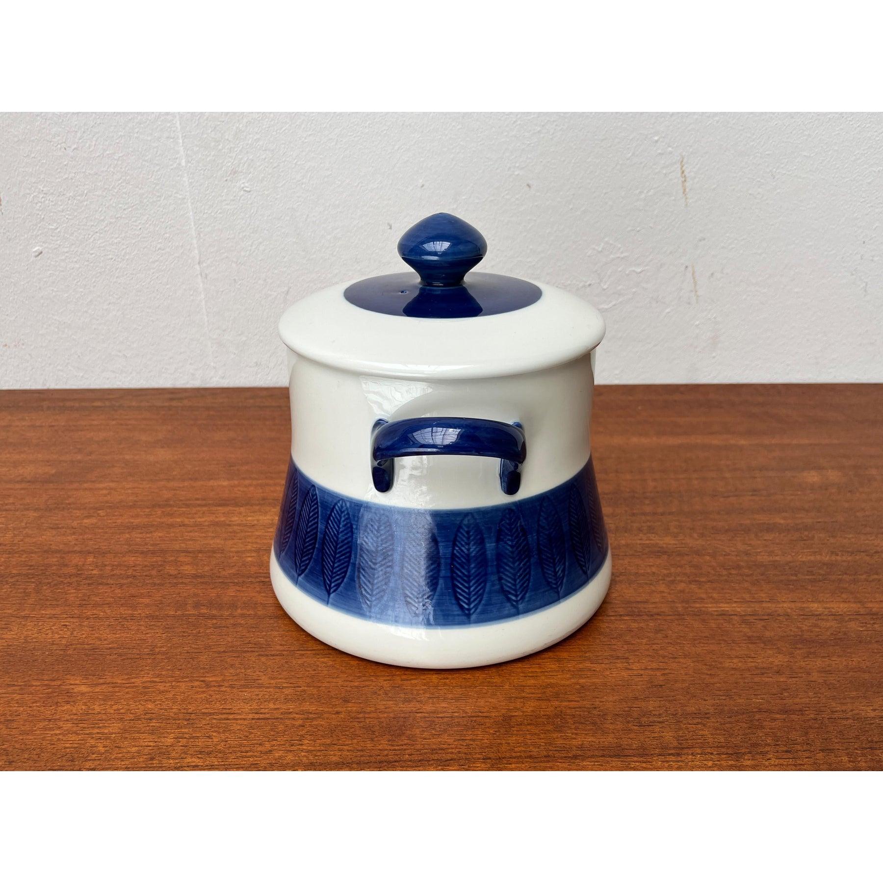 Großer Topfdeckel aus der Mitte des Jahrhunderts Terrine Koka Blau Bla Serie von Hertha Bengtson, 1950er Jahre (Schwedisch) im Angebot