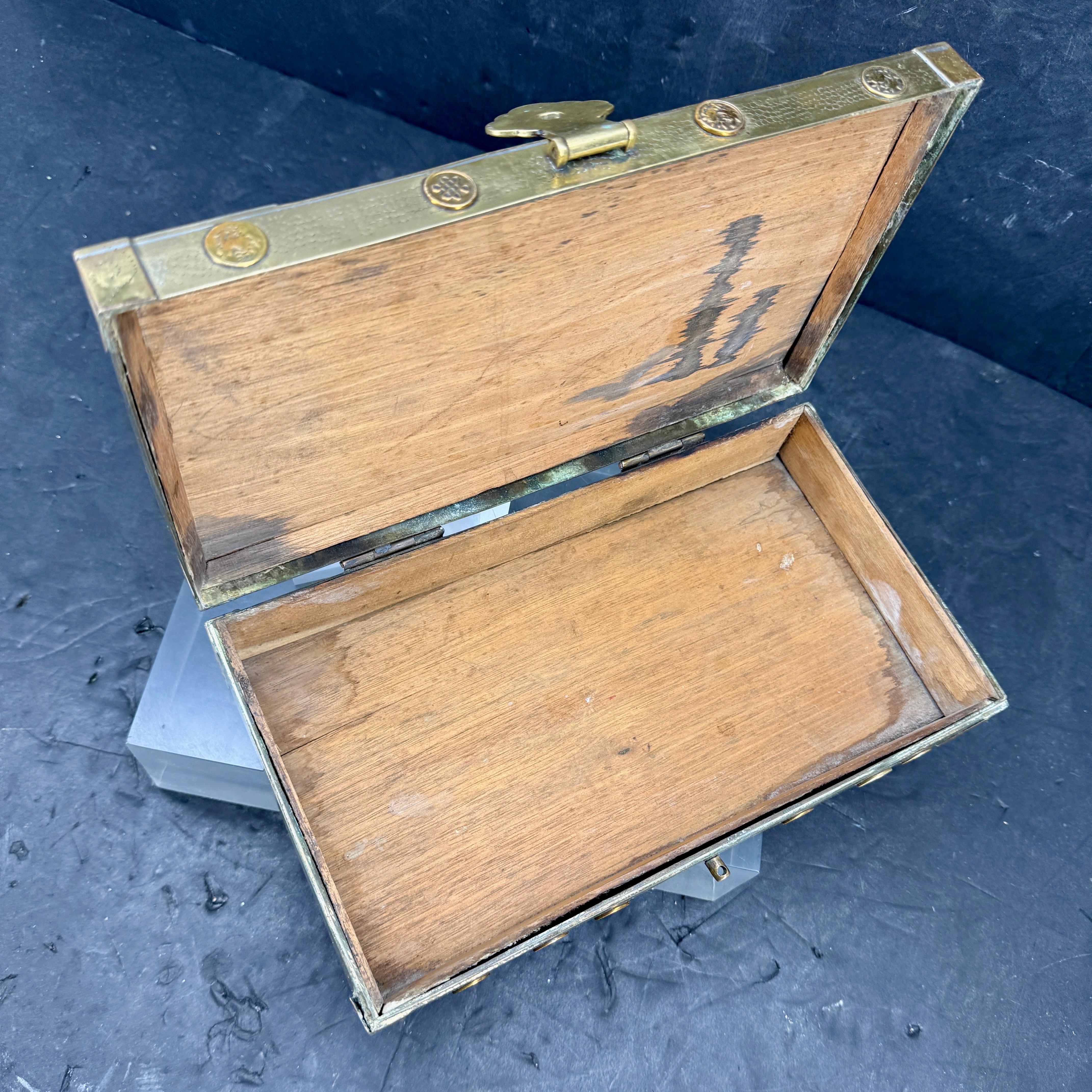 Mid-Century Large Rectangular Brass Jewelry Box, 1950er Jahre im Angebot 3