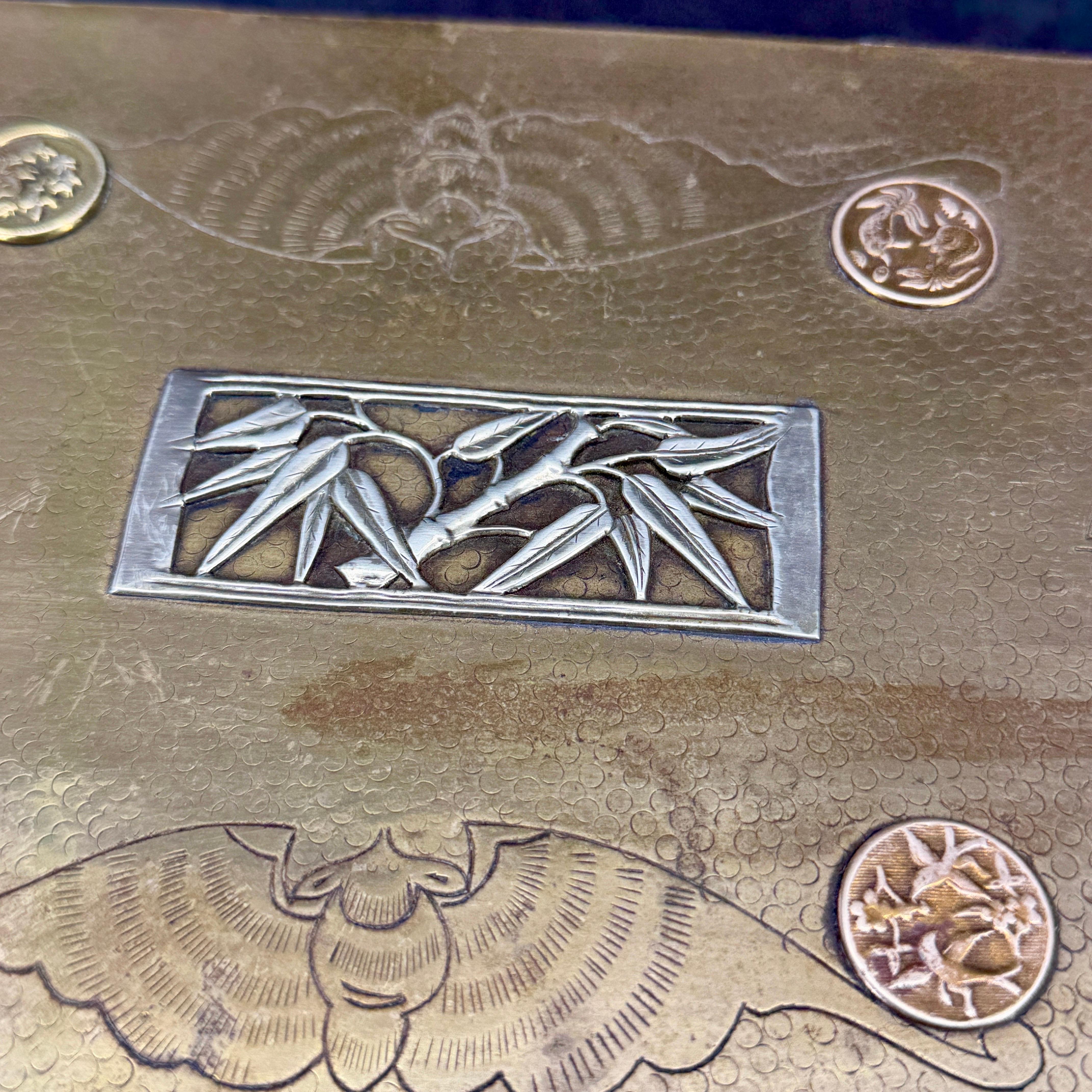 Mid-Century Large Rectangular Brass Jewelry Box, 1950er Jahre im Angebot 6