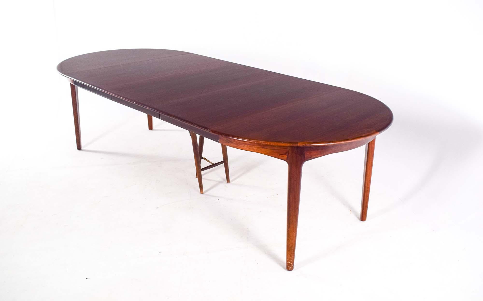 Mid Century Large Rosewood Dining Table by Henning Kjærnulf for Soro 2