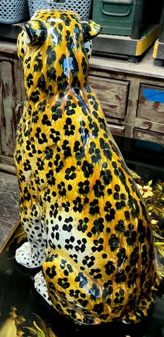 Mid-Century in grande scala Hollywood Regency  Leopardo seduto italiano in terracotta