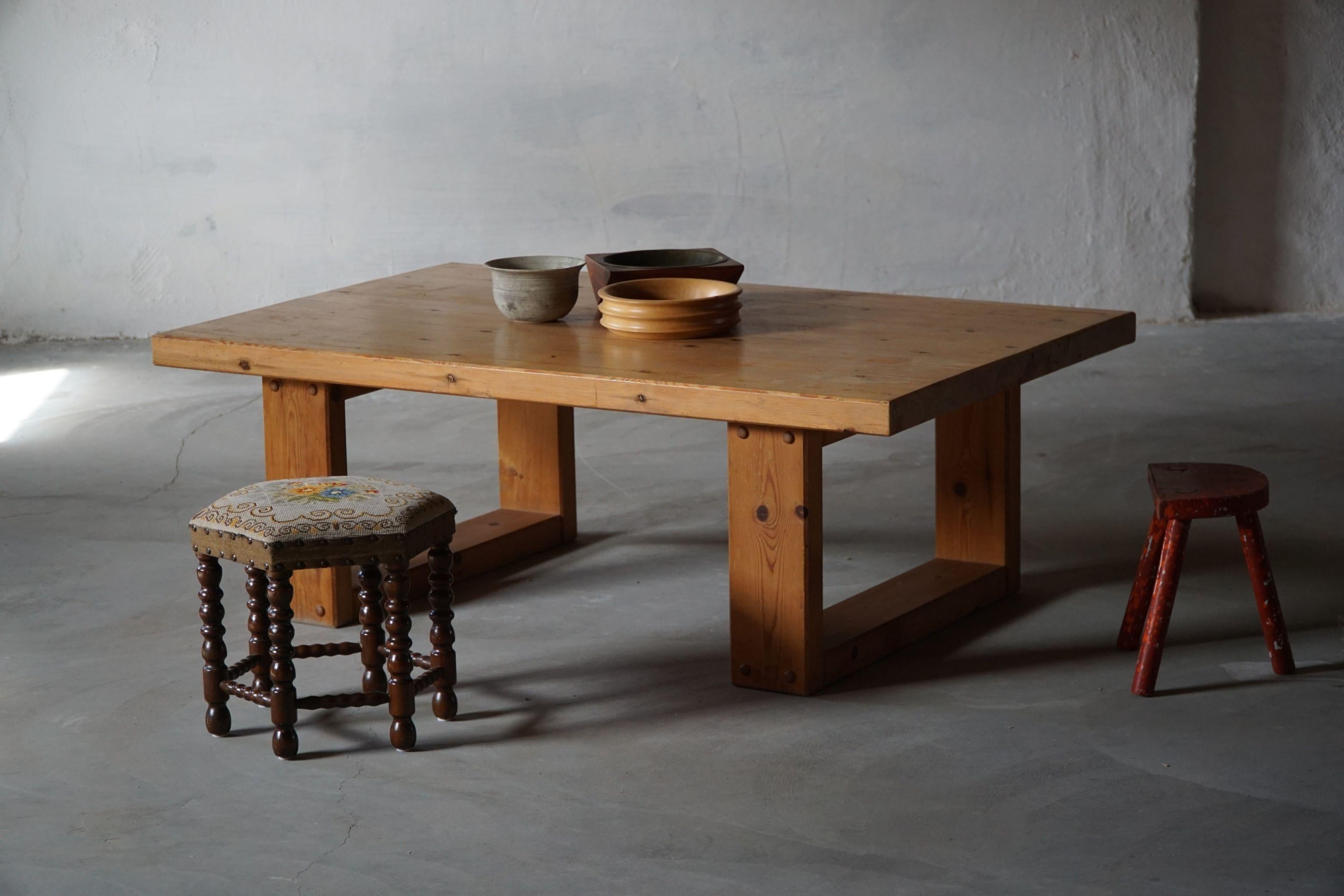 Mid Century Large Solid Rectangular Coffee Table in Pine, Danish Modern, 1960s For Sale 2