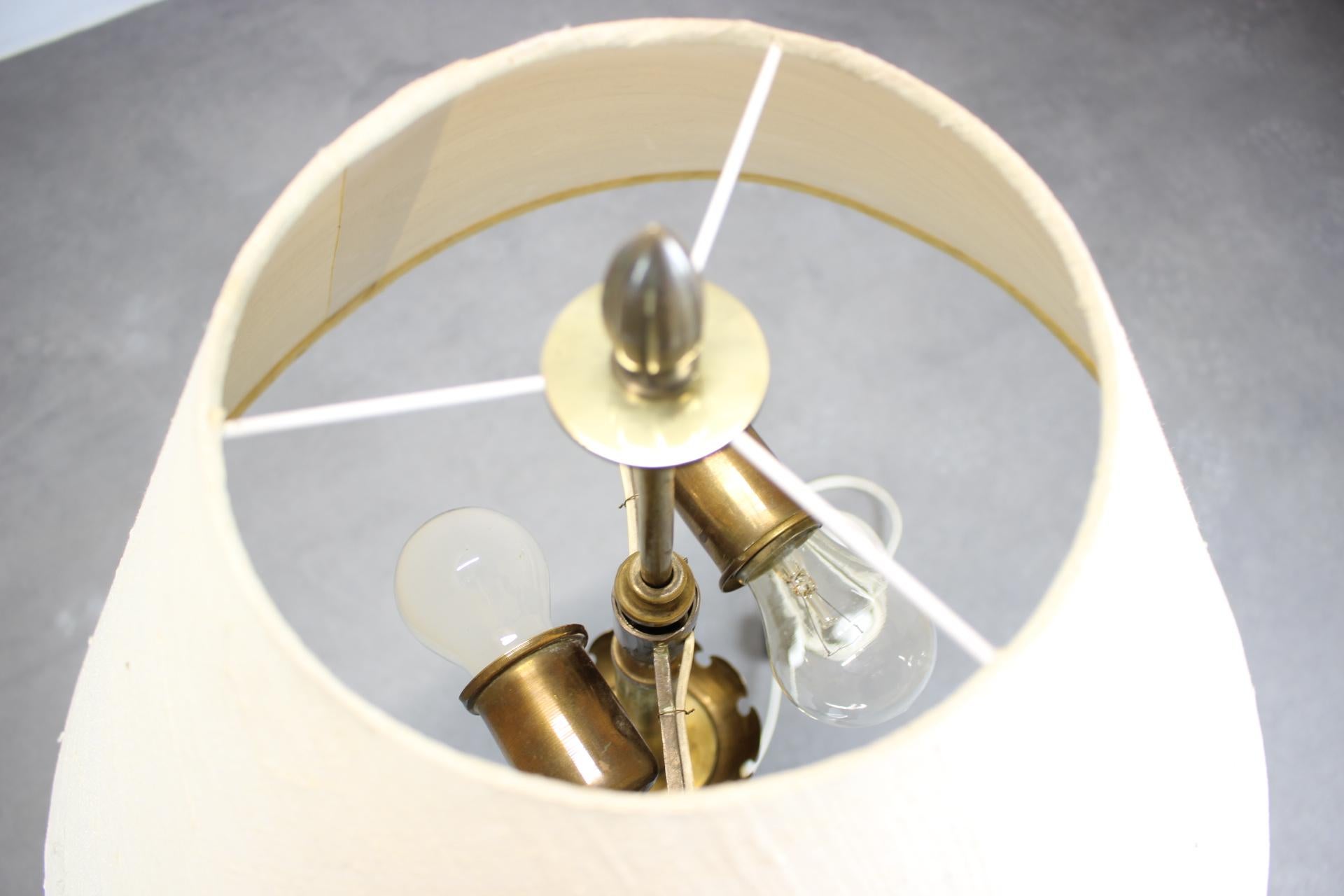 Lámpara de mesa grande de mediados de siglo, Checoslovaquia, años 70 en venta 1