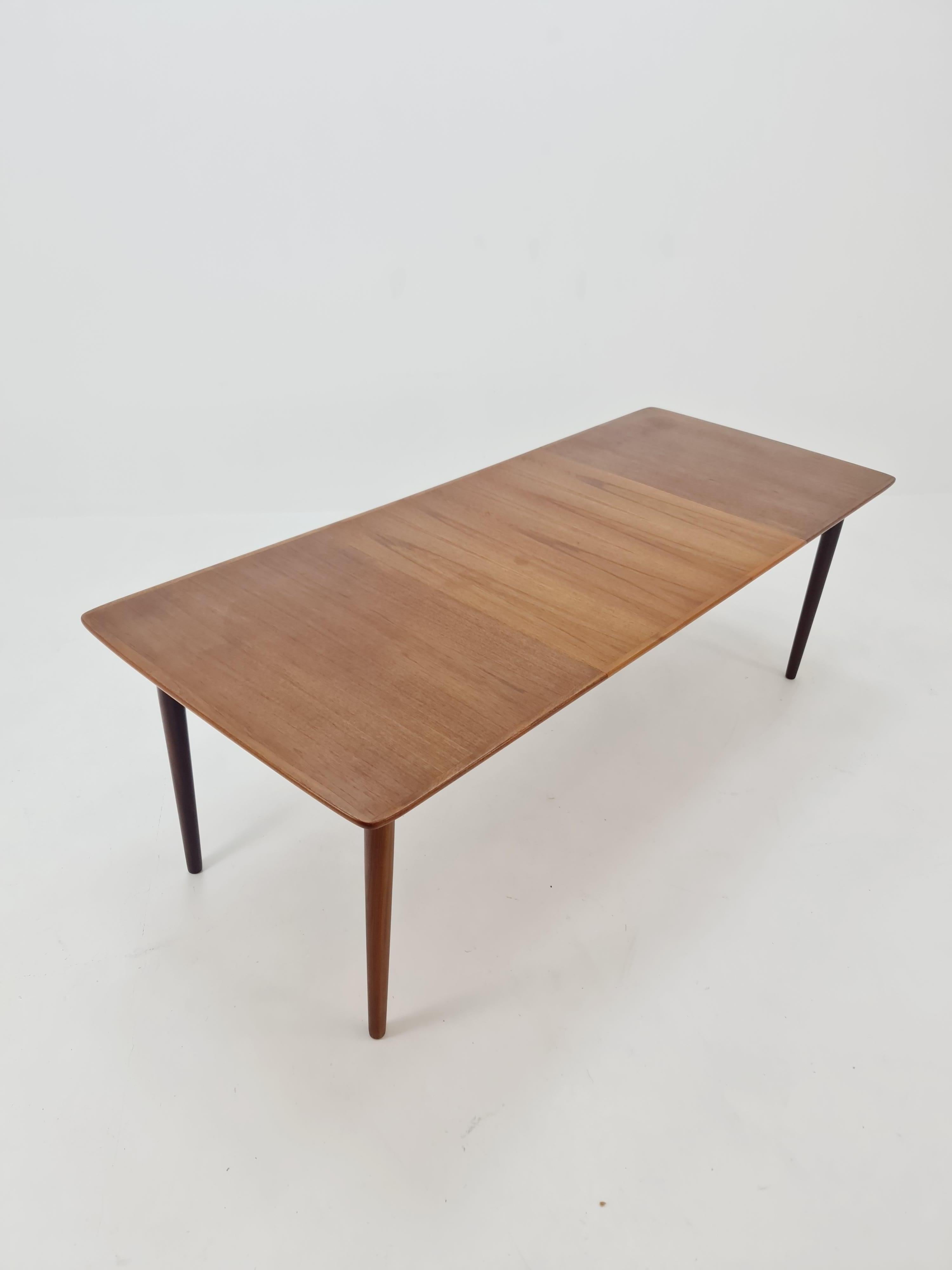 MId Century Large  teak Dining Table By Gustav Bahus , Norway  For Sale 5