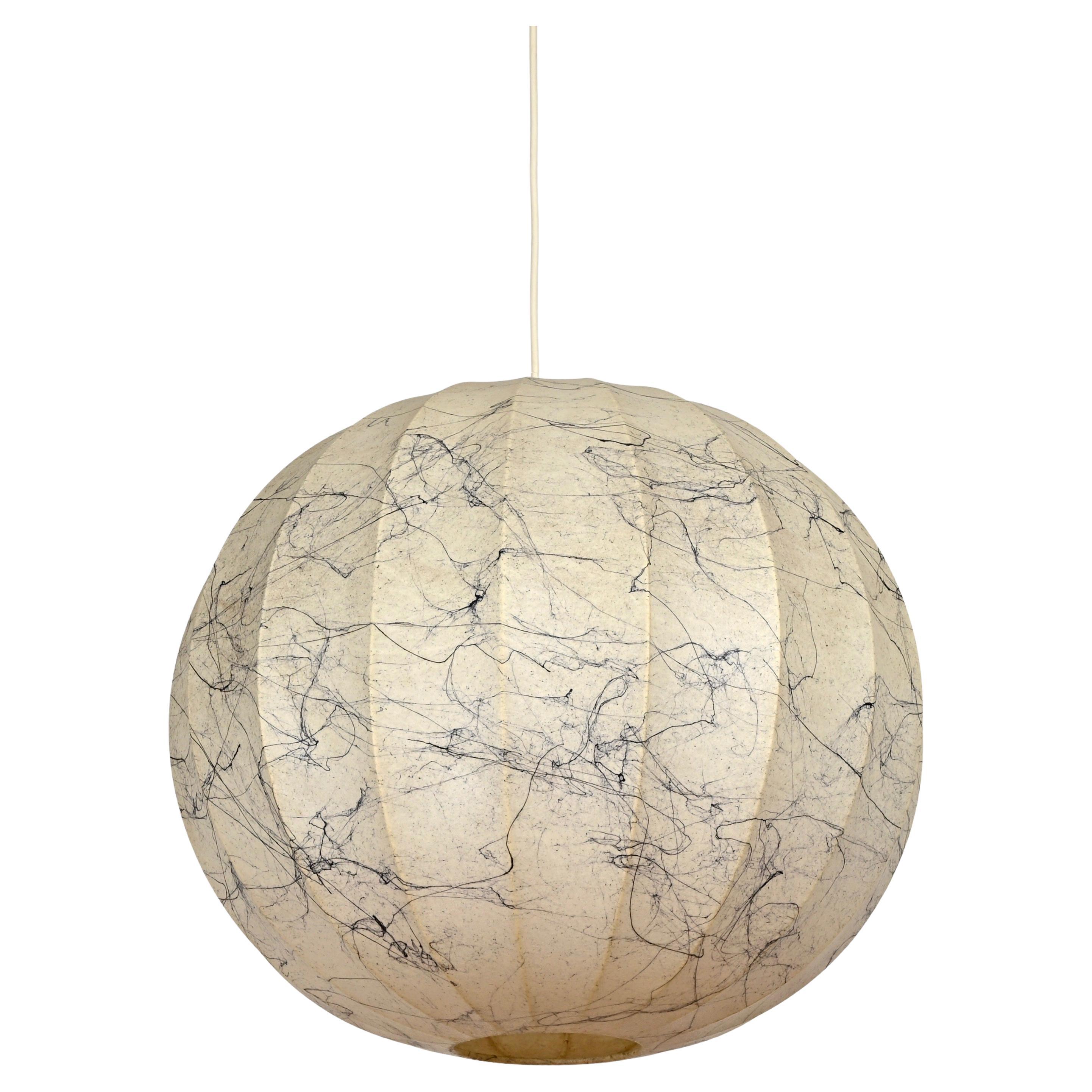 Colgante Cocoon de mediados de siglo, grande, beige veteado, de Castiglioni, Italia Años 60 en venta