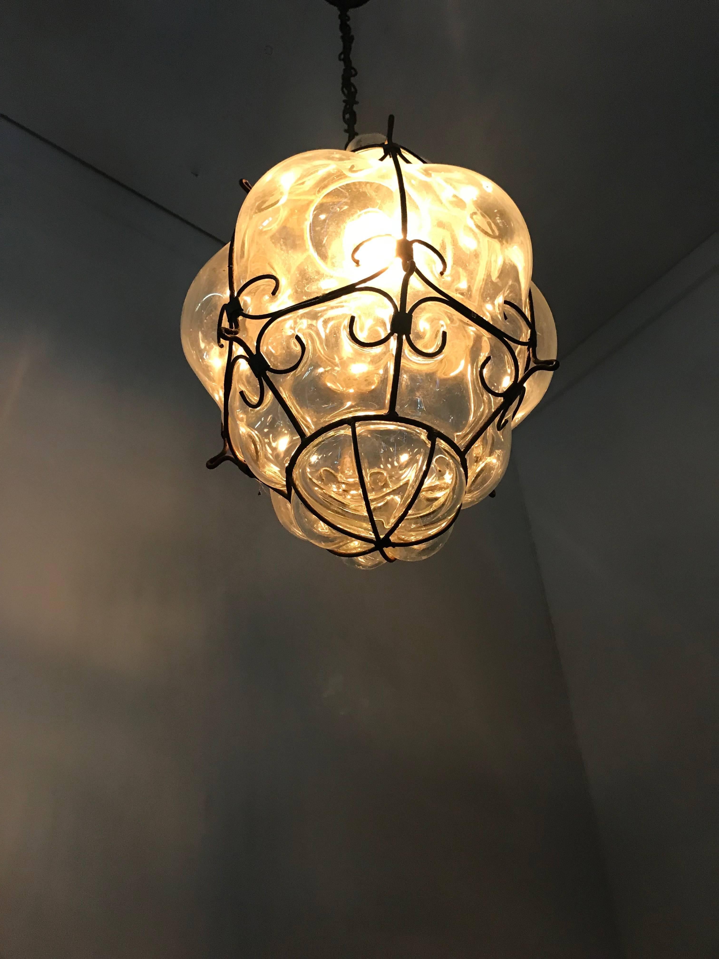 Mid-Century Large Venetian Mouth Blown Glass in Metal Frame Pendant Light In Excellent Condition In Lisse, NL