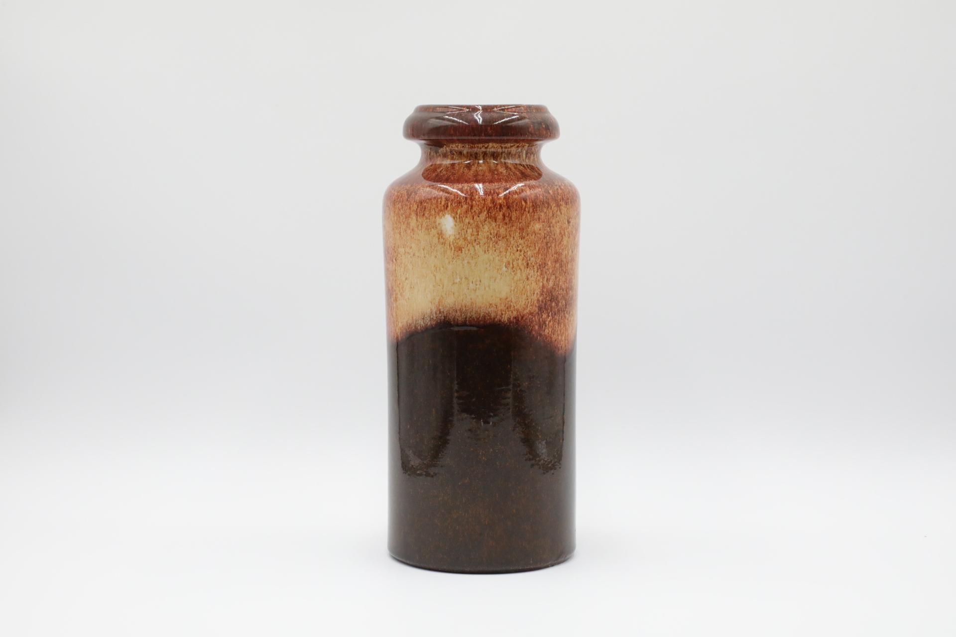 Vernissé Vase en céramique de l'Allemagne de l'Ouest du milieu du siècle dernier en vente