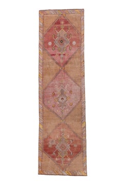 Mid Century Lars Diamond Motif in Brown Beige Pink