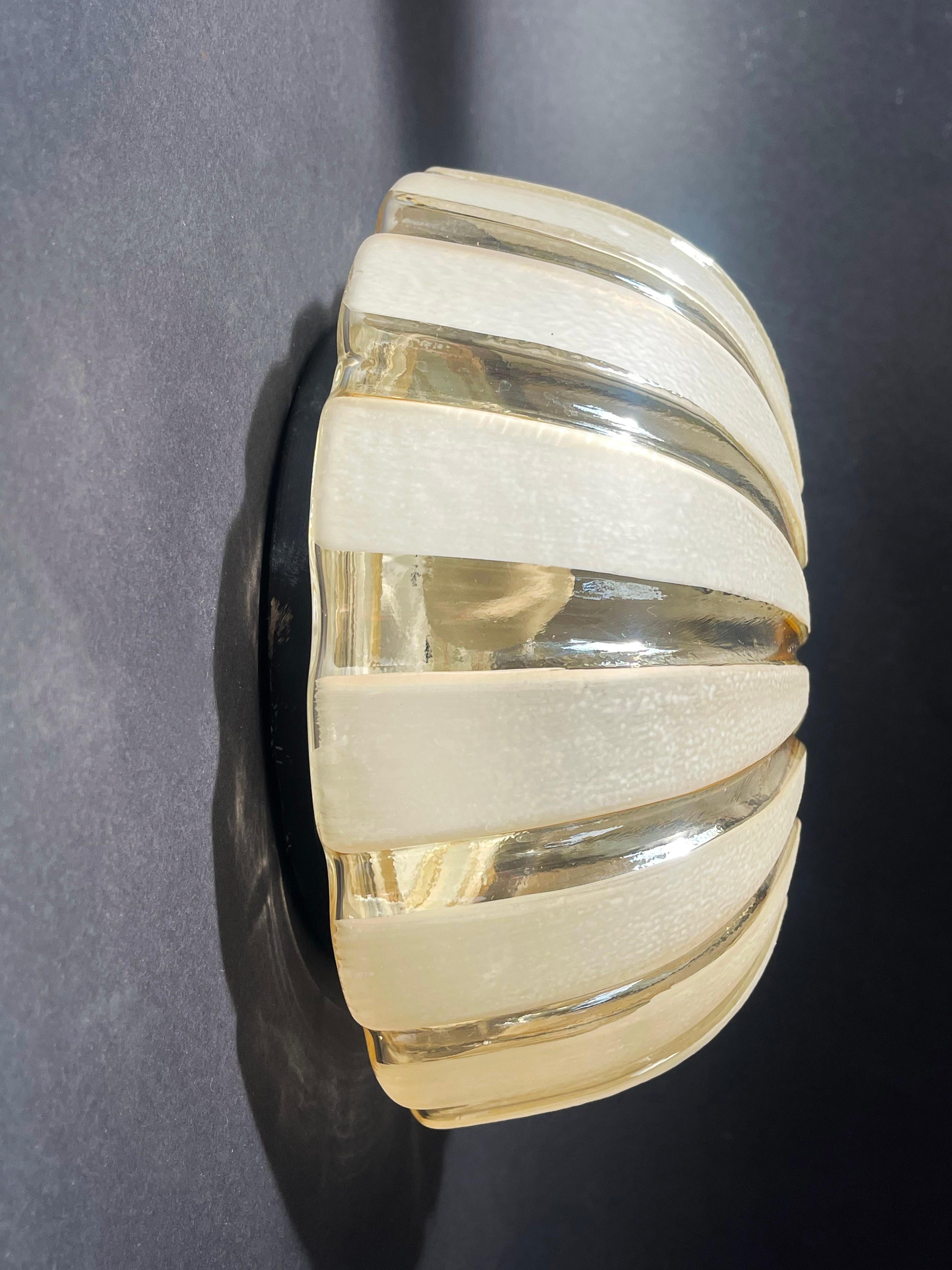Psychedelic Lava Glas Bernstein Creme Einbau-Wand- oder Deckenleuchte 1970er Jahre, Belgien (Moderne der Mitte des Jahrhunderts) im Angebot