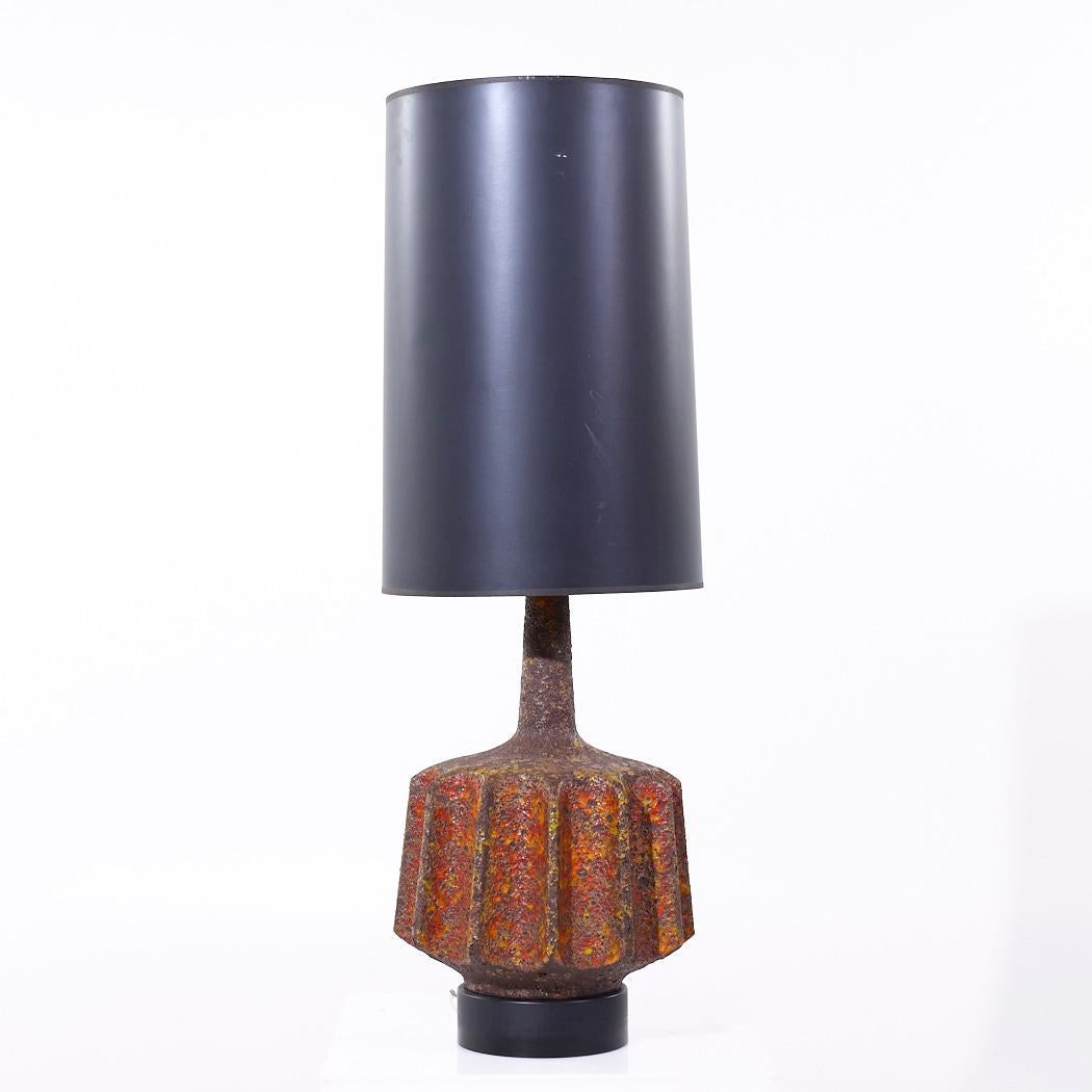 Lampe à poser Lava Glaze du milieu du siècle

Cette lampe mesure : 14 de large x 14 de profond x 44 de haut

Nous prenons nos photos dans un studio à éclairage contrôlé afin de montrer le plus de détails possible. Nous ne faisons pas de photoshop