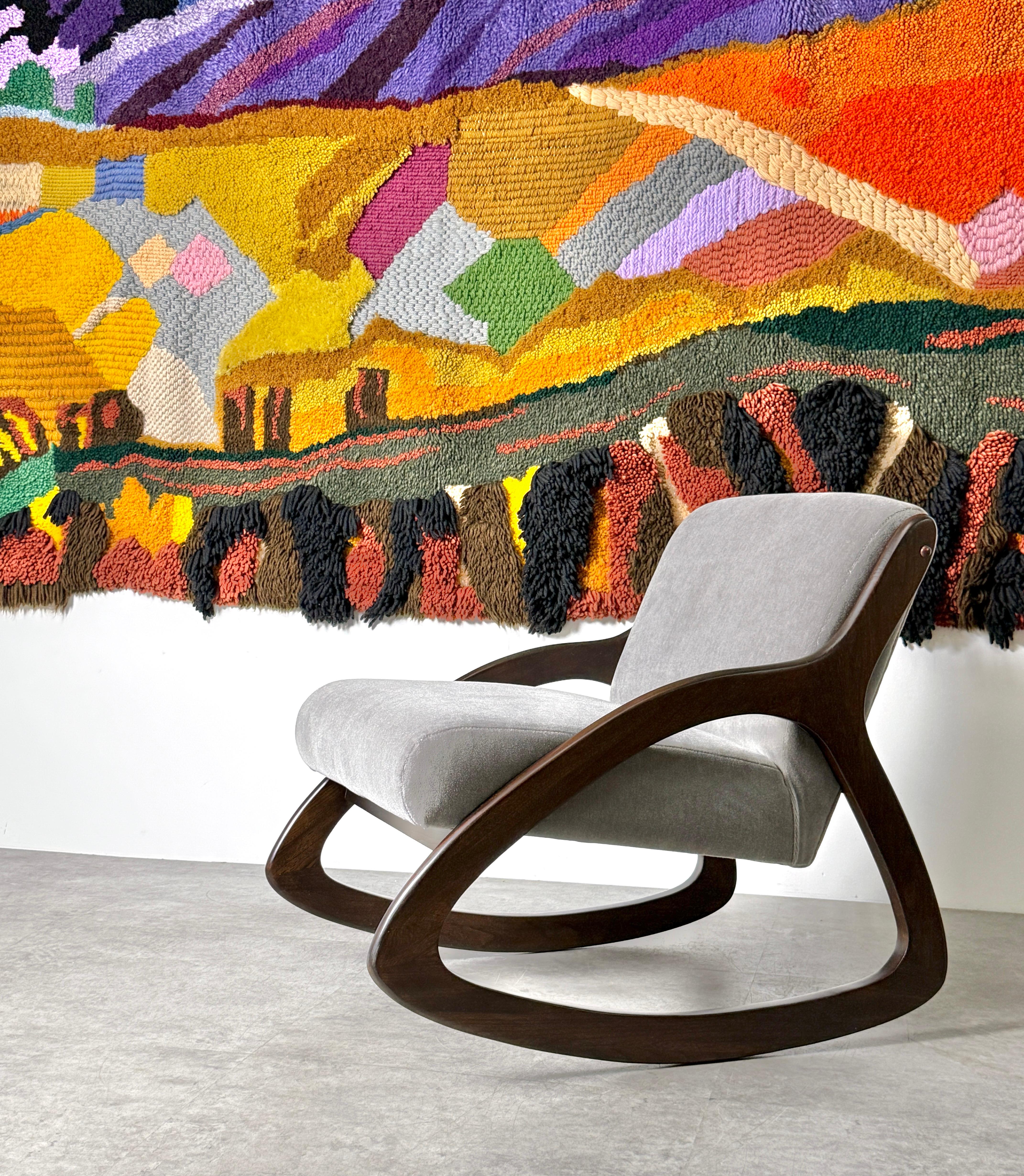 Mid Century Lawrence Peabody Sculptural Rocking Lounge Chair in Gray Mohair en vente 1