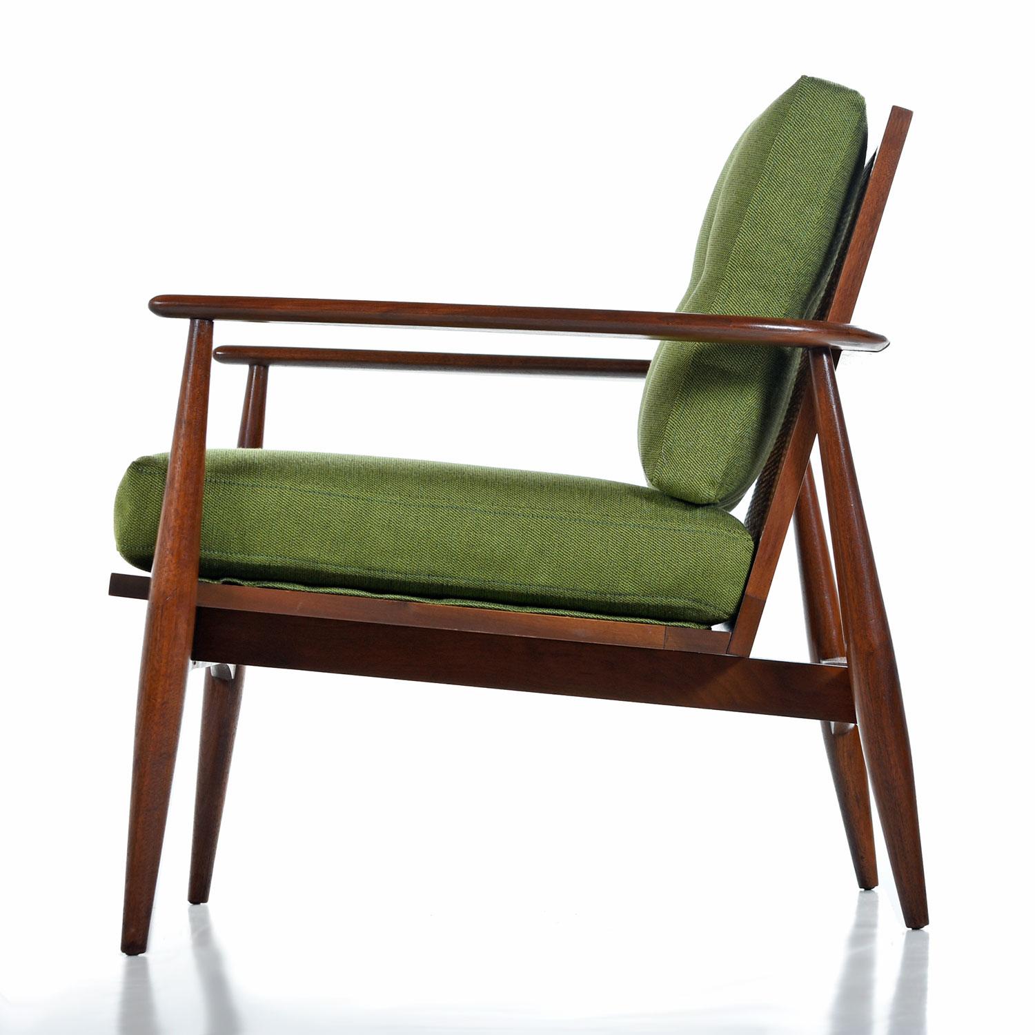 Chaises longues Lawrence Peabody Midcentury en noyer et canne à sucre à dossier arqué en fer à cheval Excellent état à Chattanooga, TN