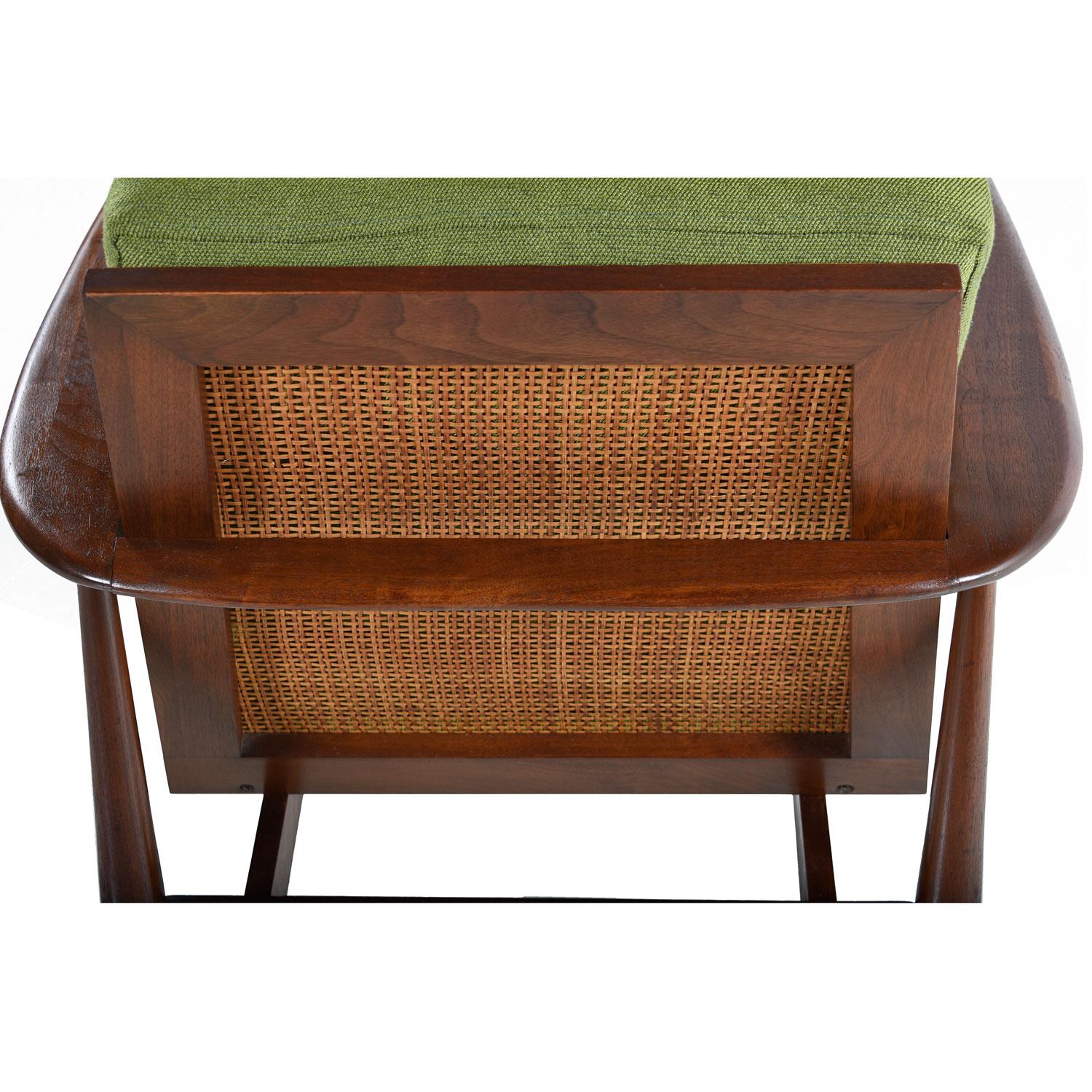 Chaises longues Lawrence Peabody Midcentury en noyer et canne à sucre à dossier arqué en fer à cheval 1