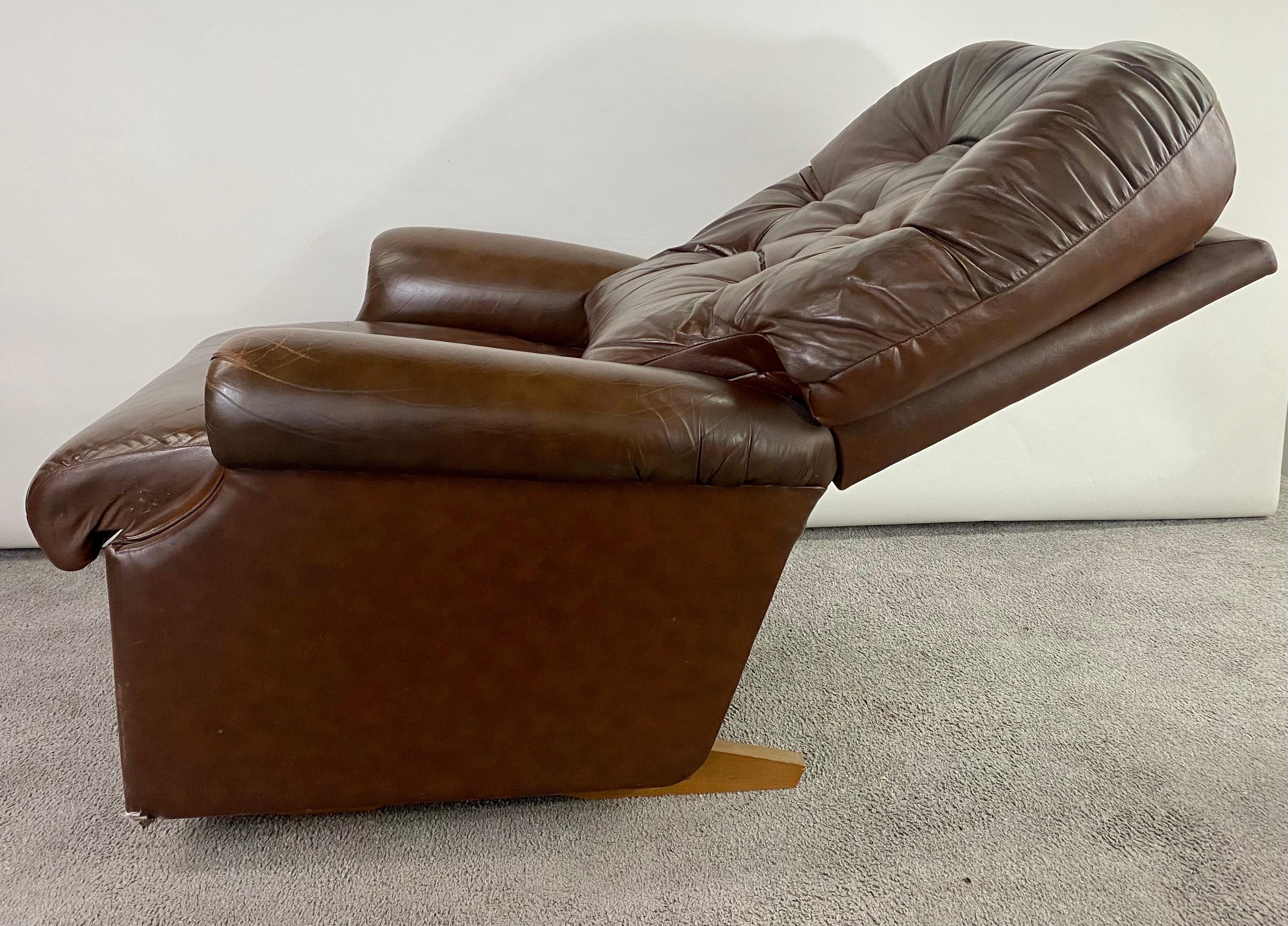 Mid-Century Brown Leather Tufted Reclining Club Chair  For Sale 1