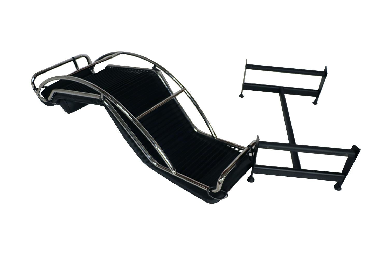 Midcentury Le Corbusier LC4 Stil Leder Chaise Lounge Daybed (Gemalt) im Angebot