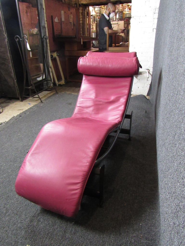 Sold at Auction: Replica Le Corbusier LC4 Chaise Longue with