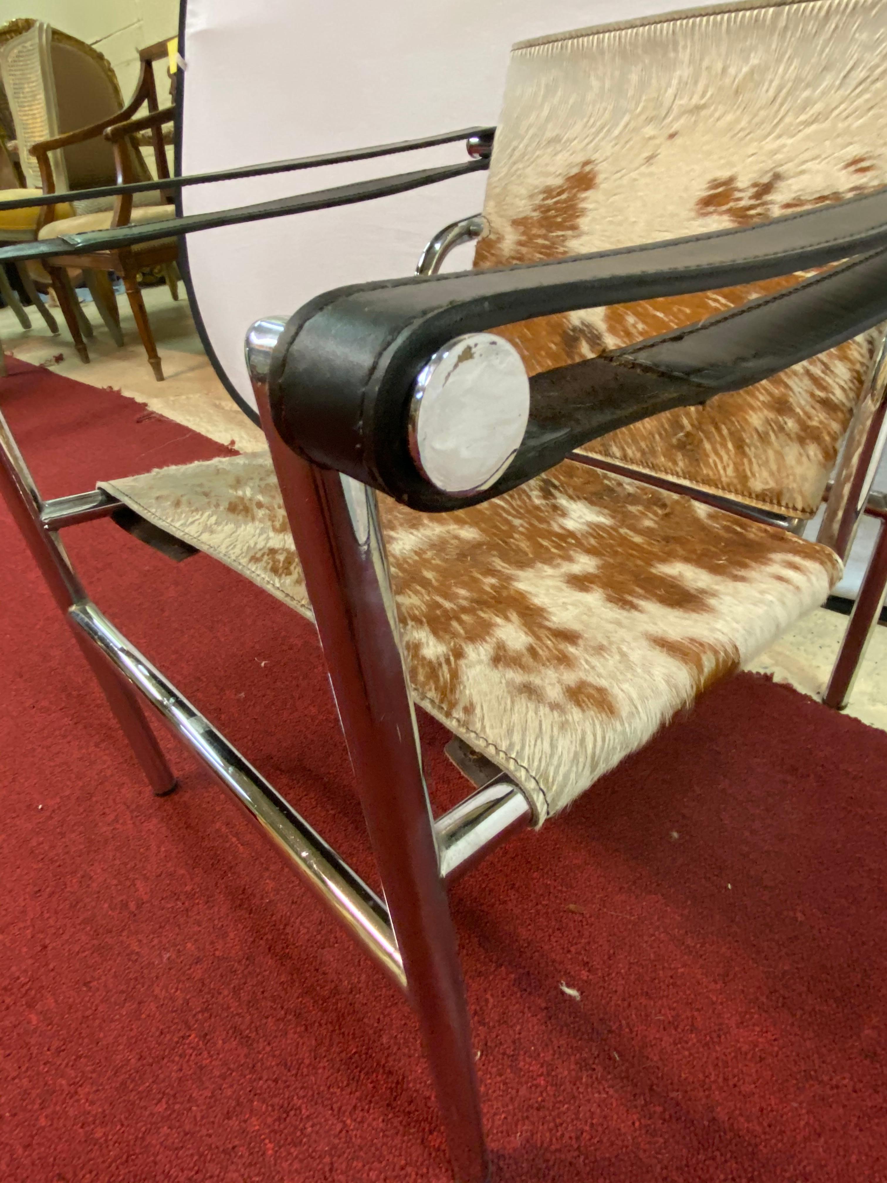Pair of Mid-Century Le Corbusier Style Arm/Lounge Chairs, Chrome, Leather 3