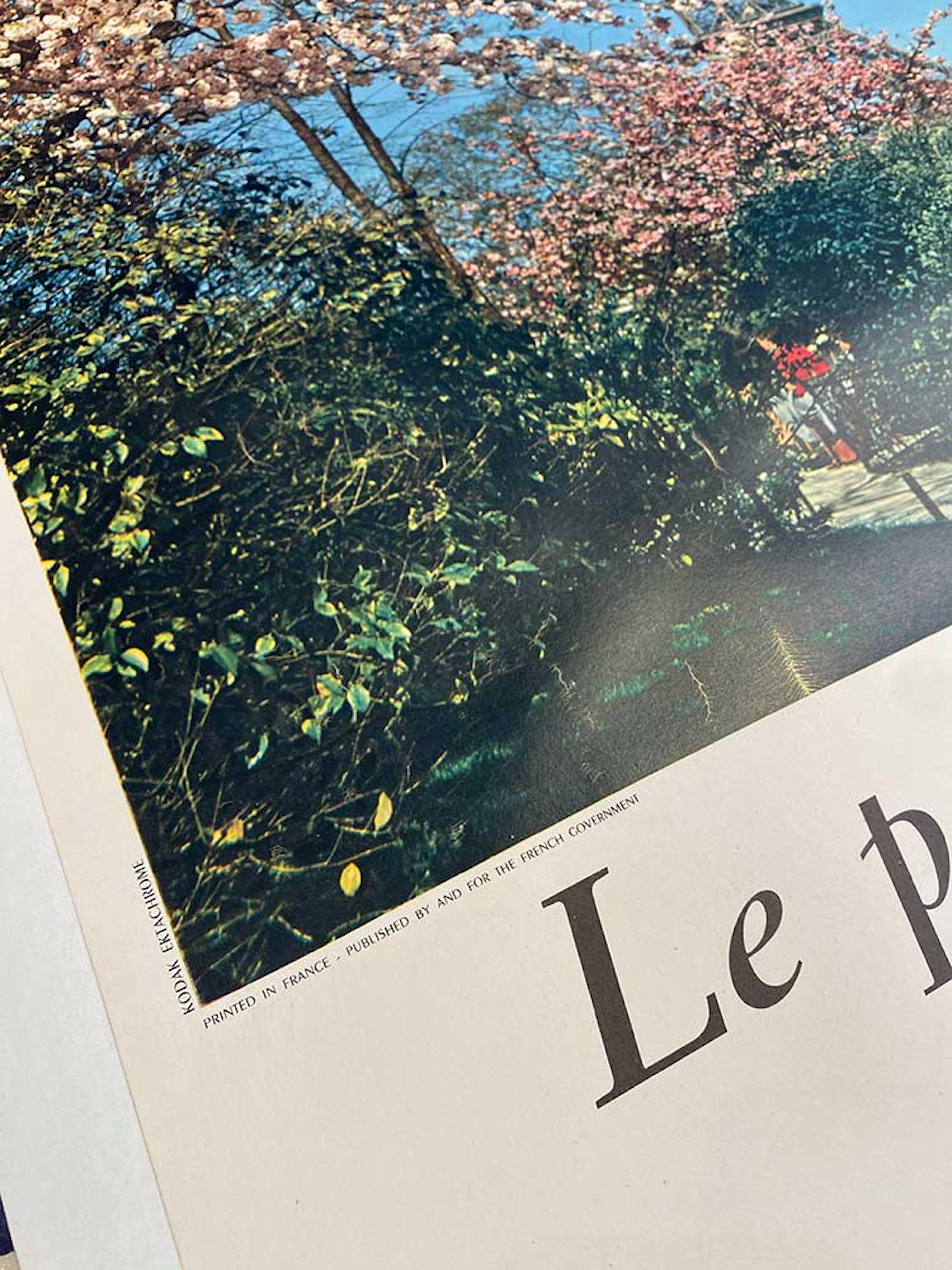 Poster francese d'epoca di metà secolo Le printemps a Paris, 1960 ca. In condizioni buone in vendita a Melbourne, Victoria