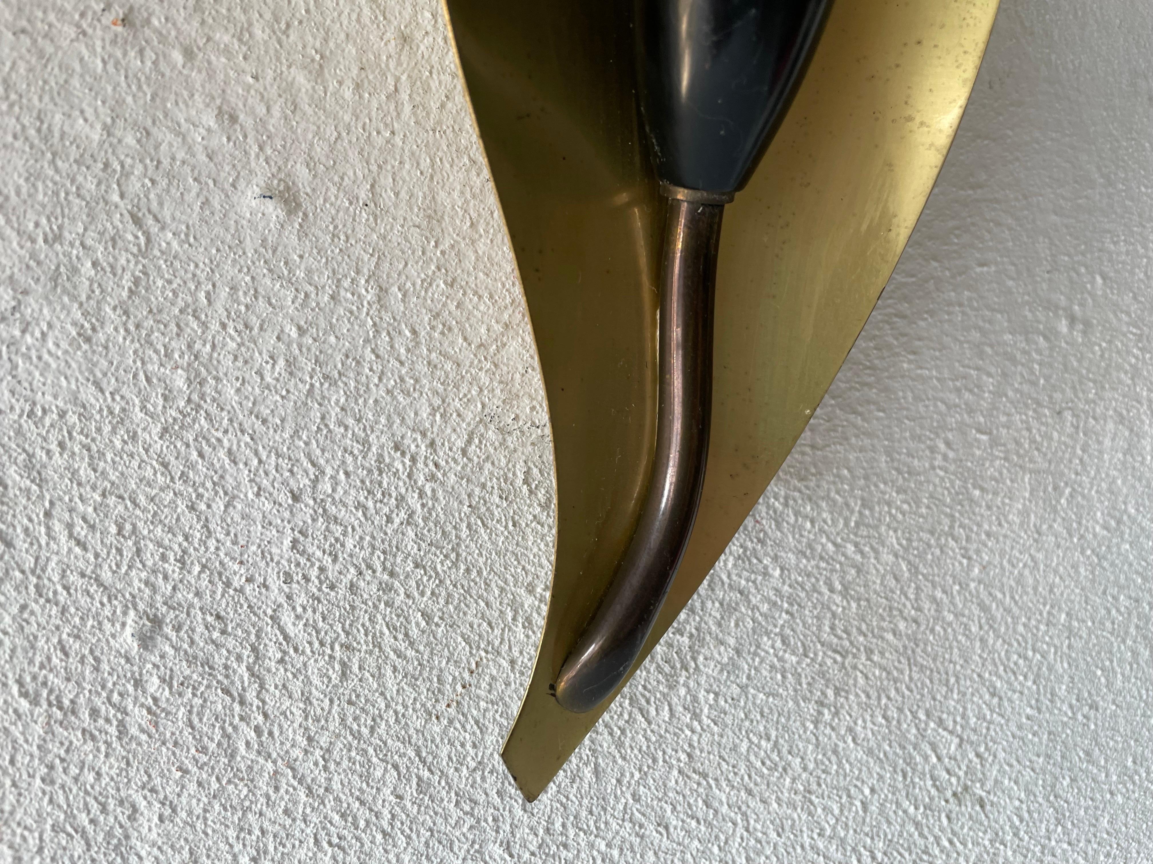 Mid-Century Leaf Shaped Pair of Brass Sconces, 1950s, Germany For Sale 1