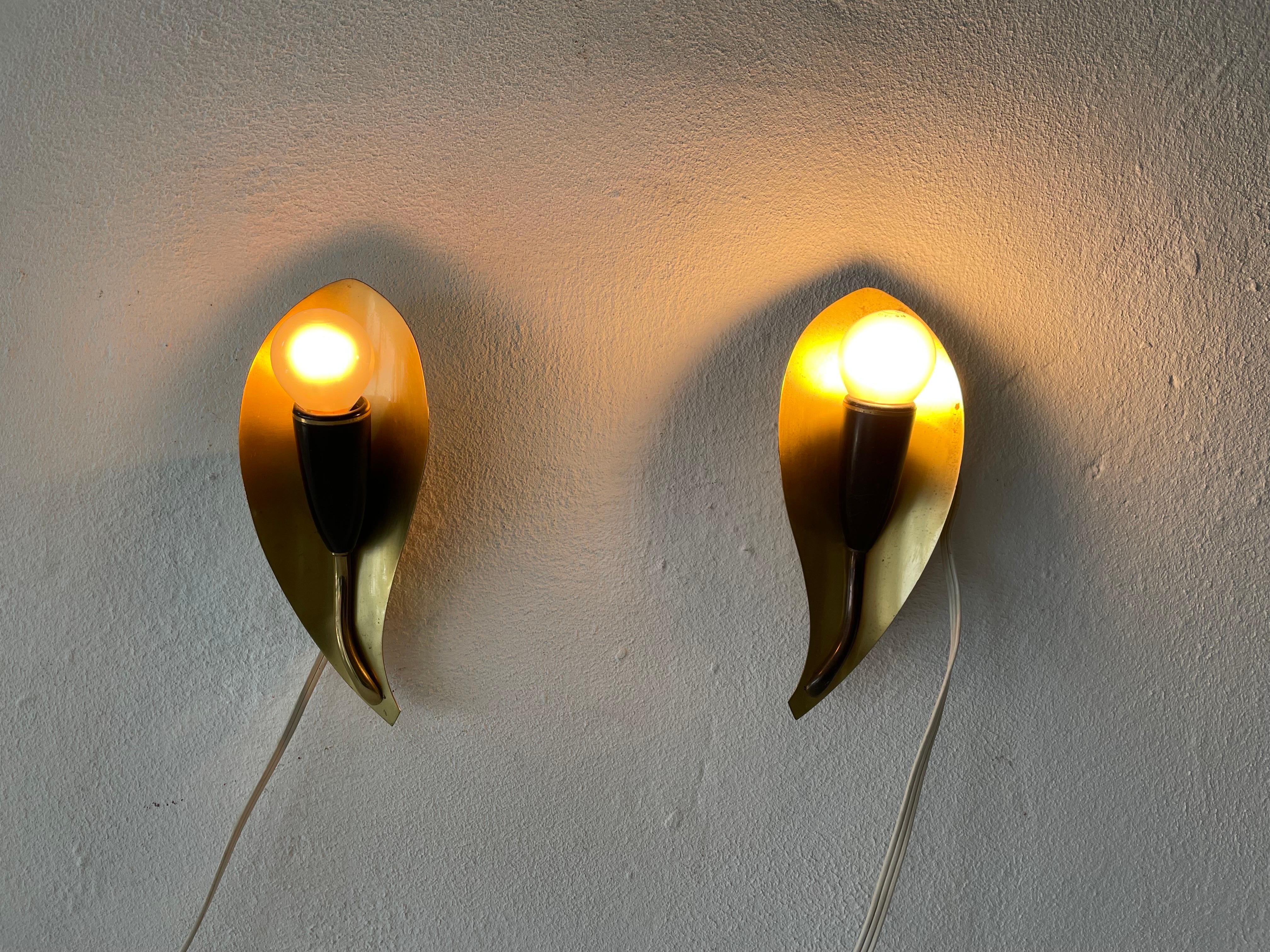 Mid-Century Leaf Shaped Pair of Brass Sconces, 1950s, Germany For Sale 2