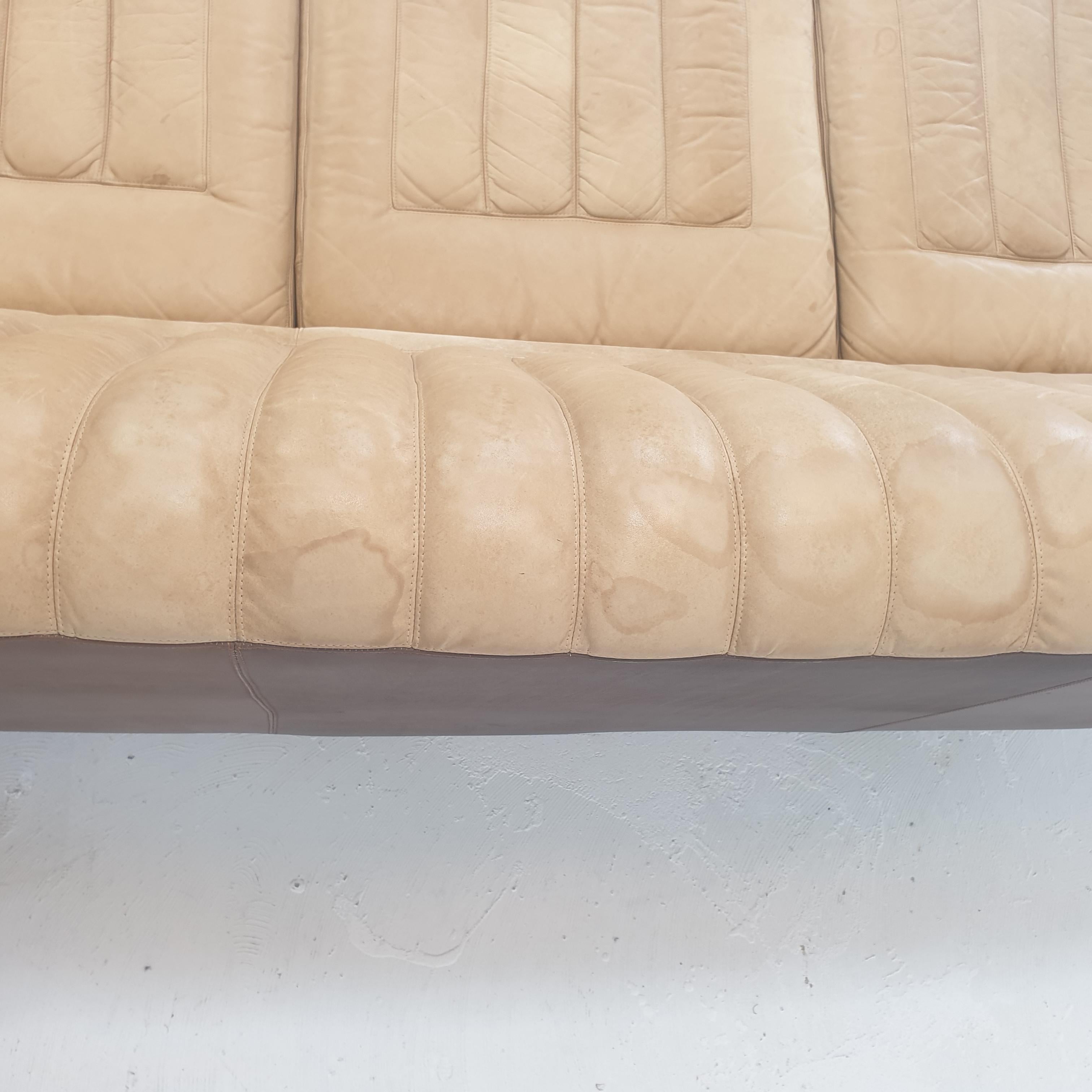Mid Century Leather 3-Seat Club Sofa, Italy 1970's For Sale 13
