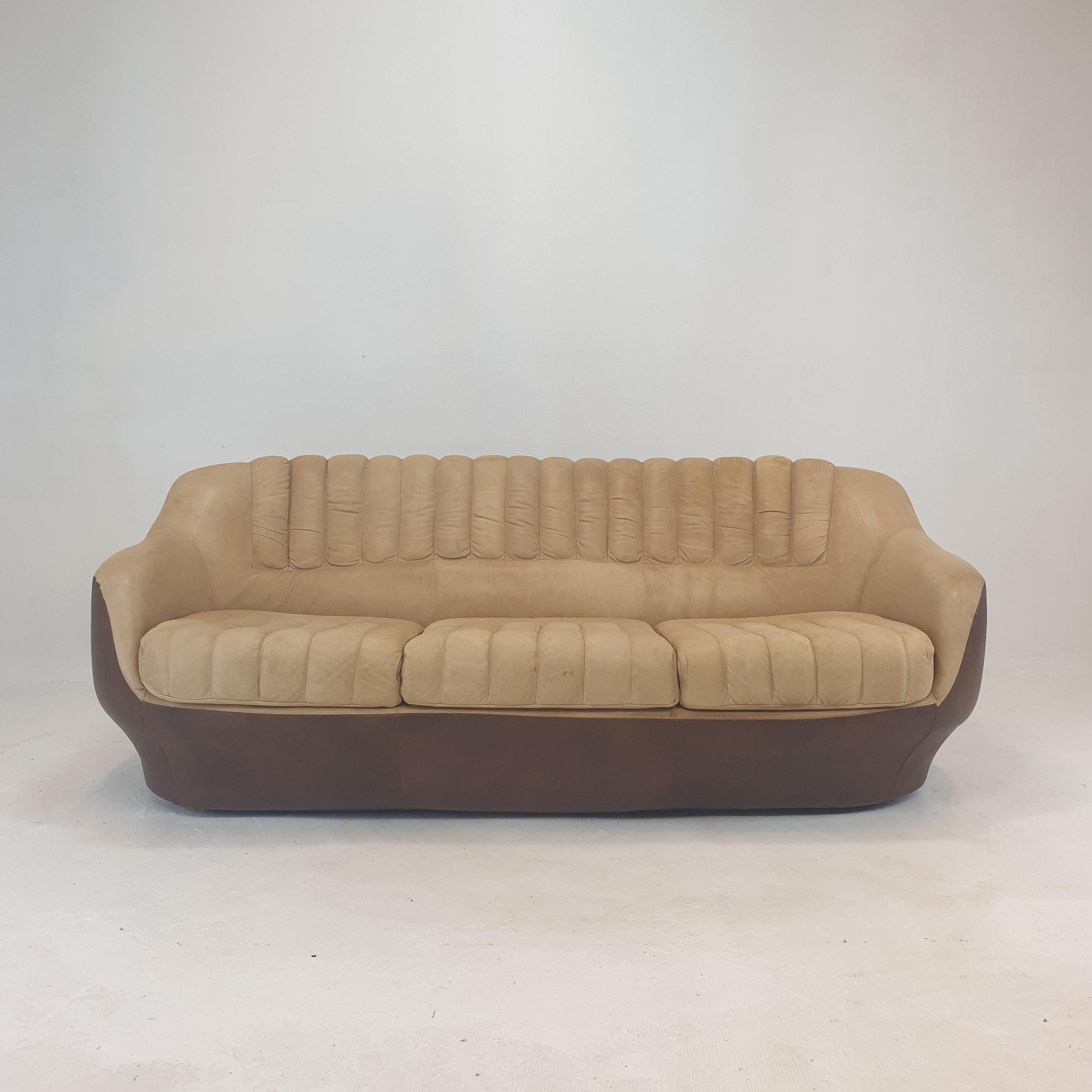 Modern Mid Century Leather 3-Seat Club Sofa, Italy 1970's For Sale
