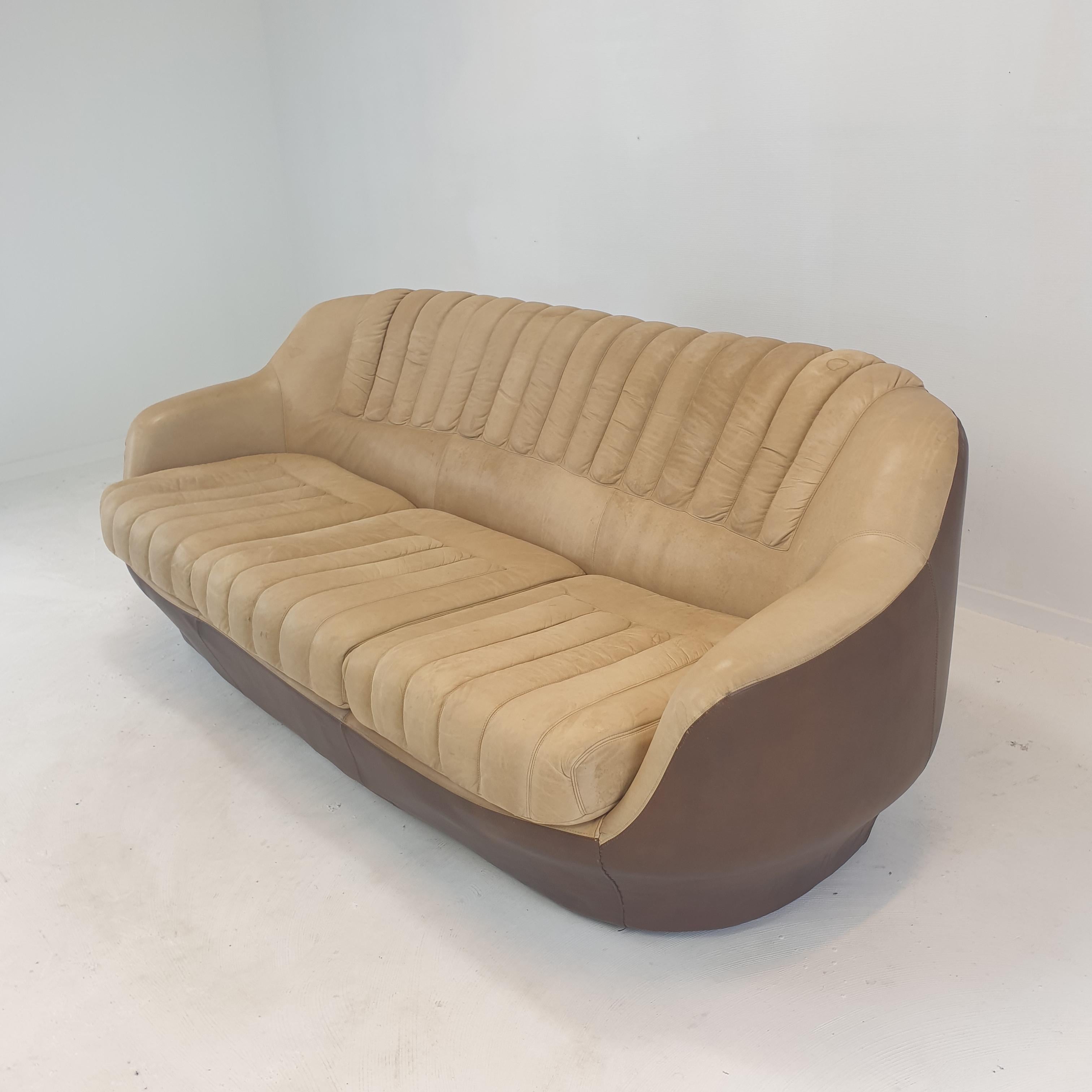 Late 20th Century Mid Century Leather 3-Seat Club Sofa, Italy 1970's For Sale