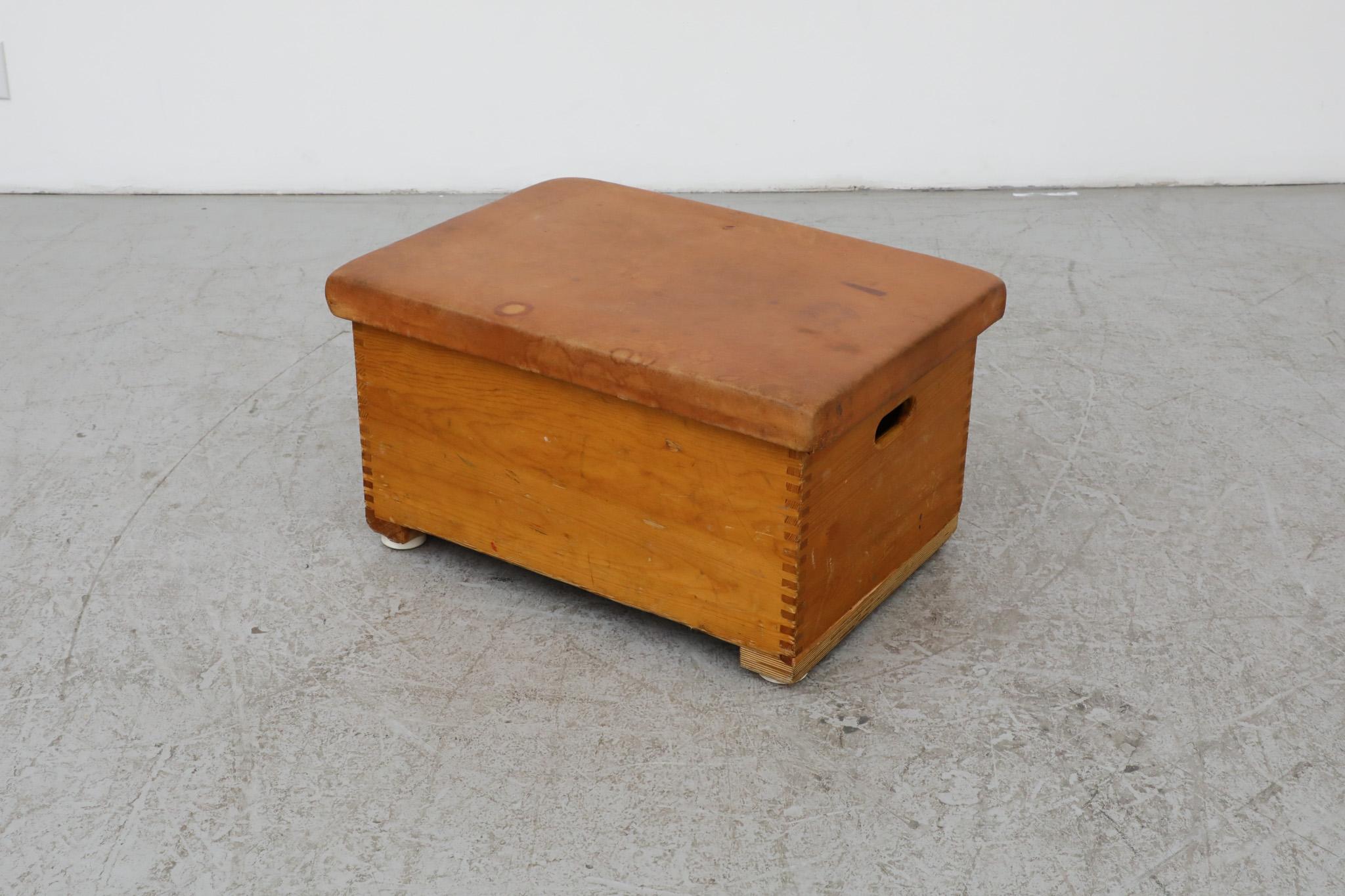 Dutch Mid-Century Leather and Pine gym bench