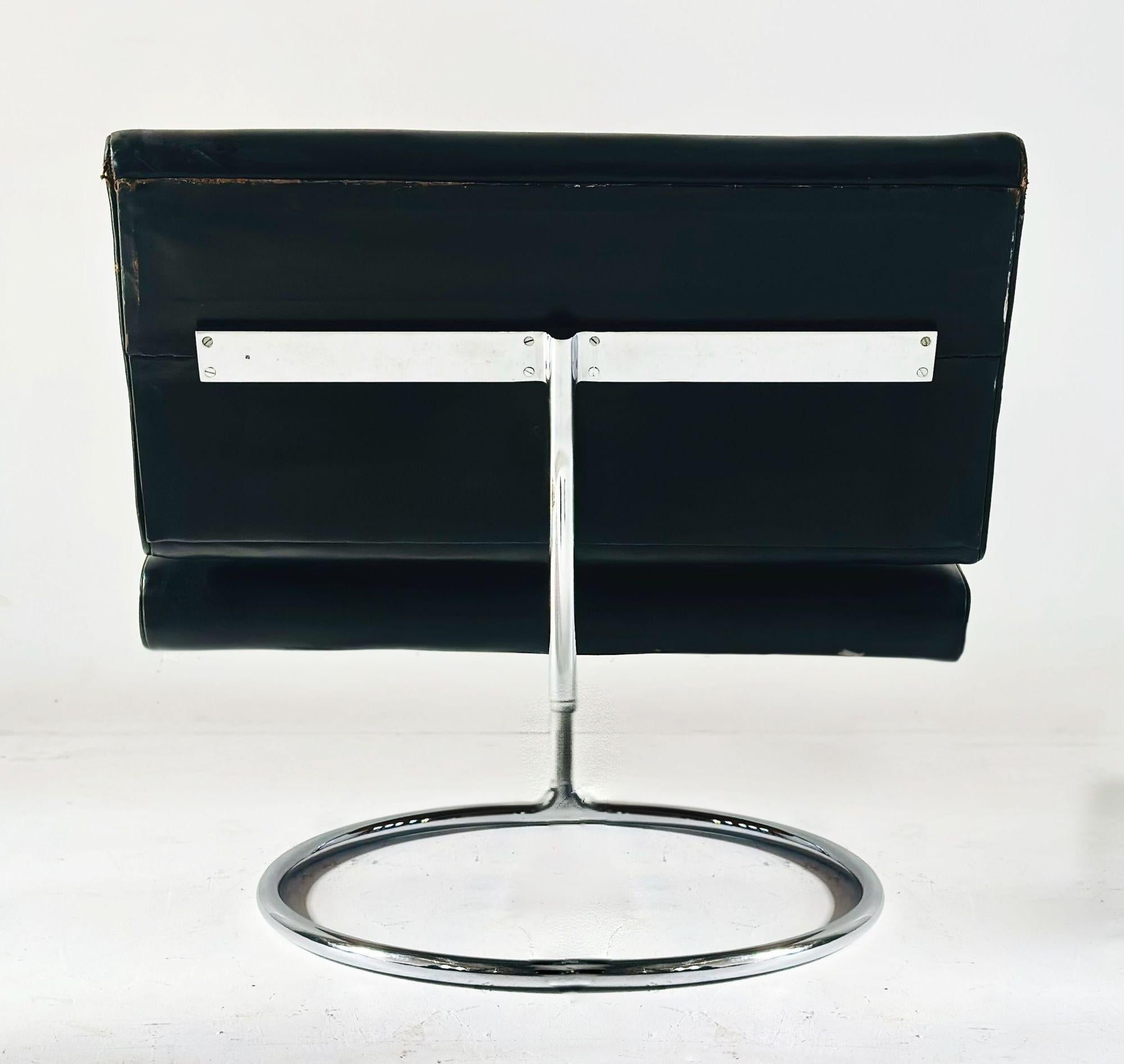 Silla de salón voladiza de cuero y acero inoxidable de mediados de siglo, 1960 mediados del siglo XX en venta