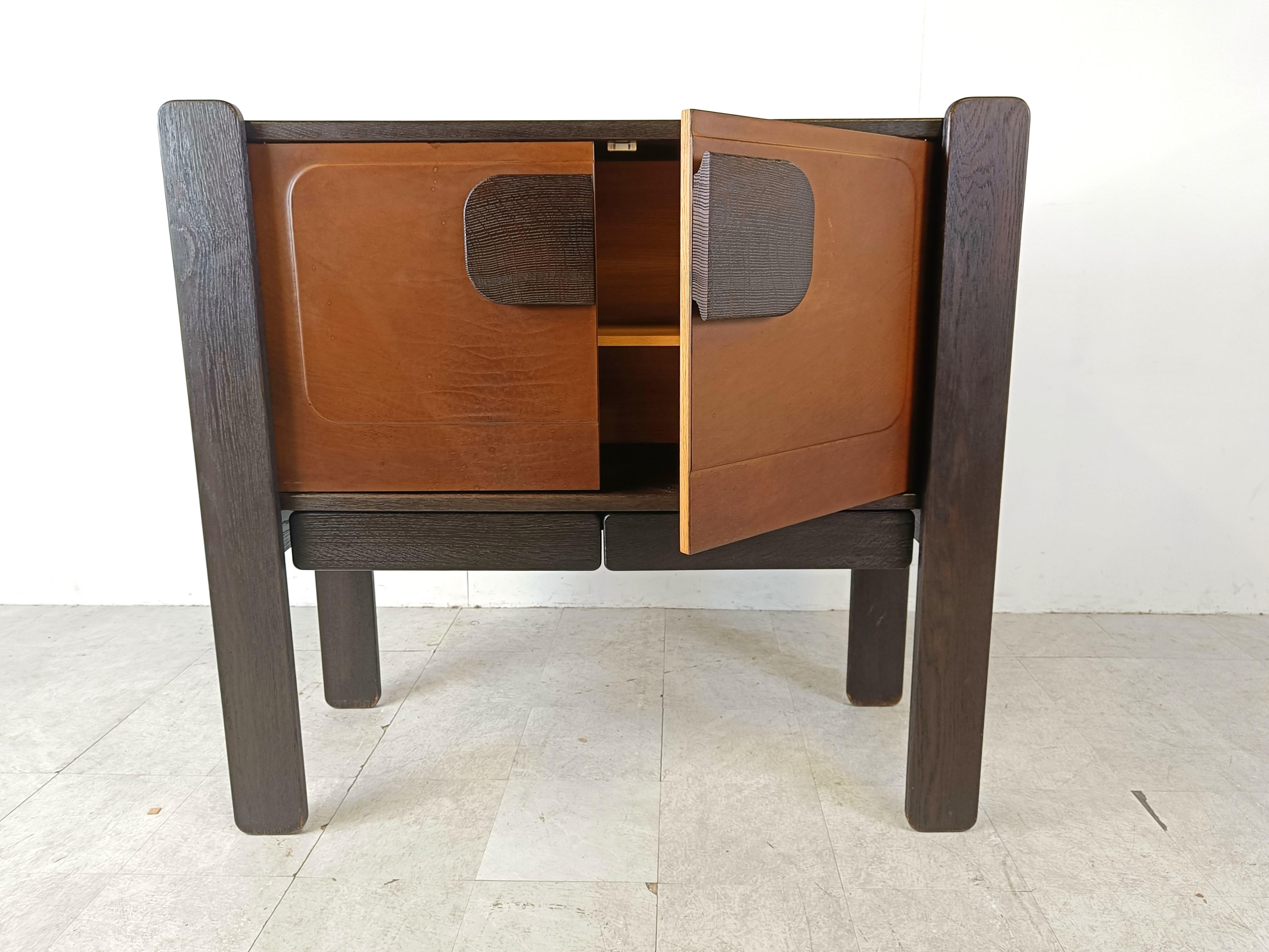 Mid century leather and wood bar cabinet by Hi plan, 1960s For Sale 2