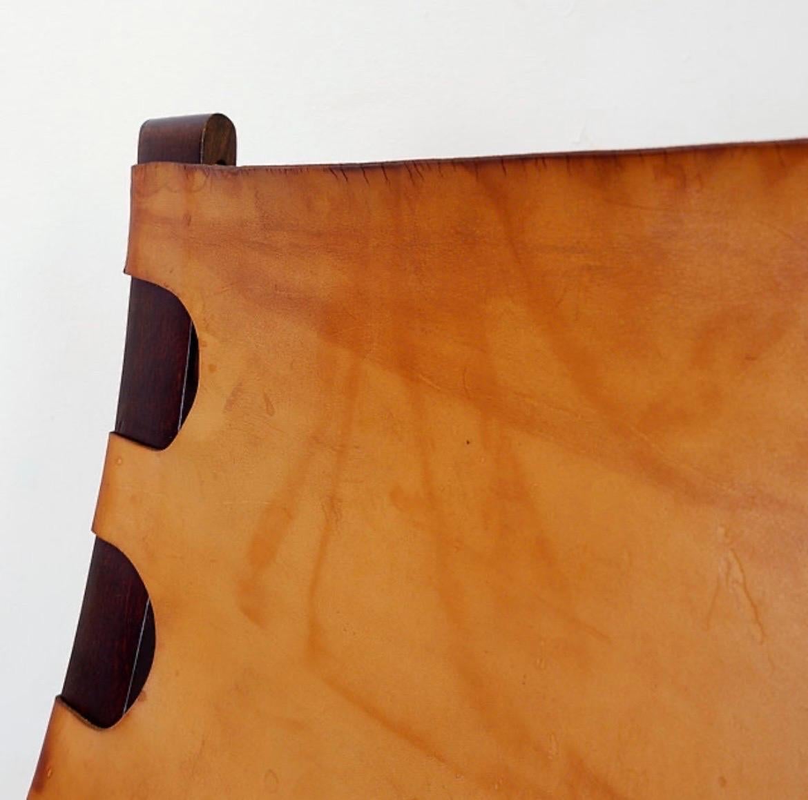 Mid century leather and wood folding armchair, 1950s For Sale 8