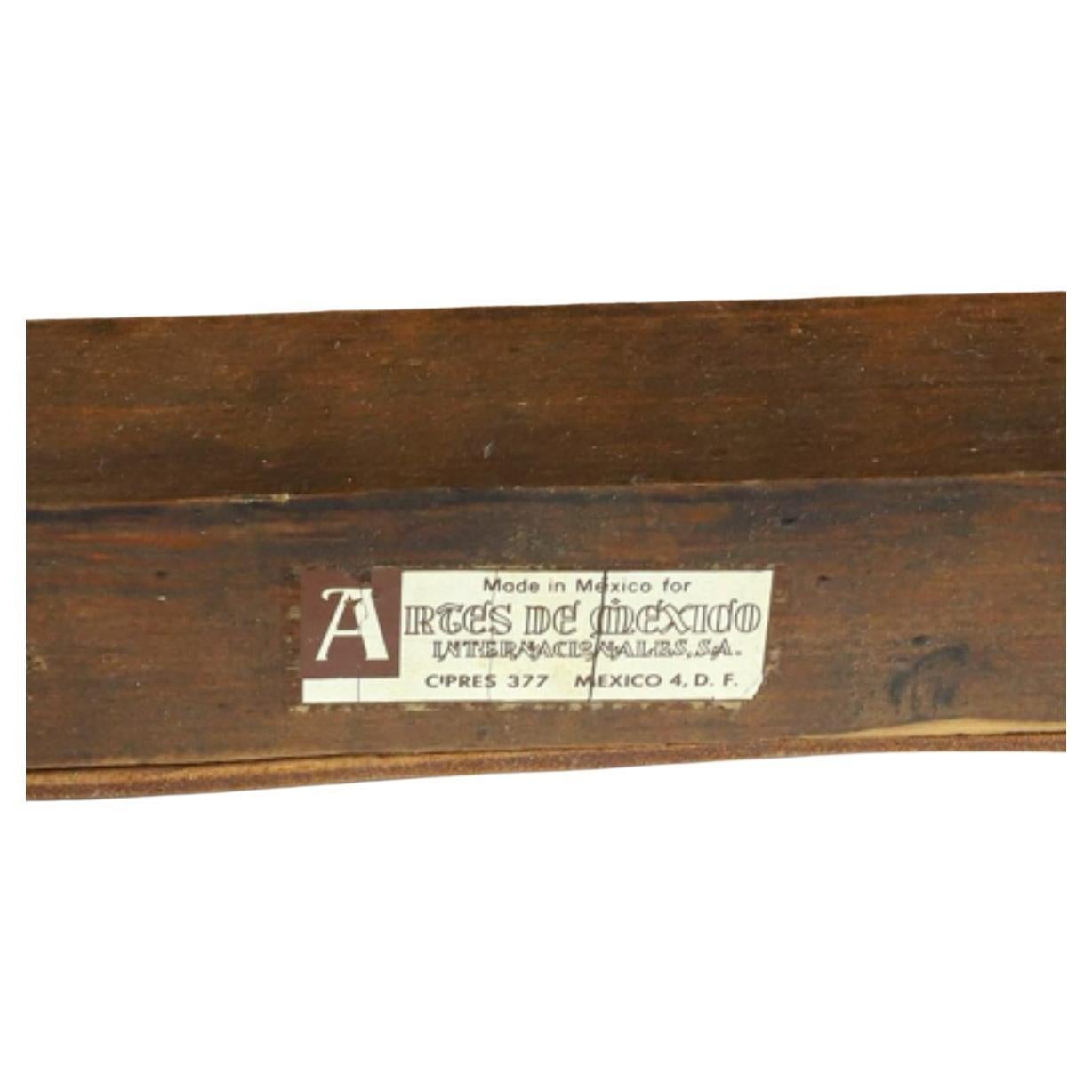 Falegnameria Sgabello revival spagnolo di metà secolo in pelle e legno realizzato in Messico in vendita