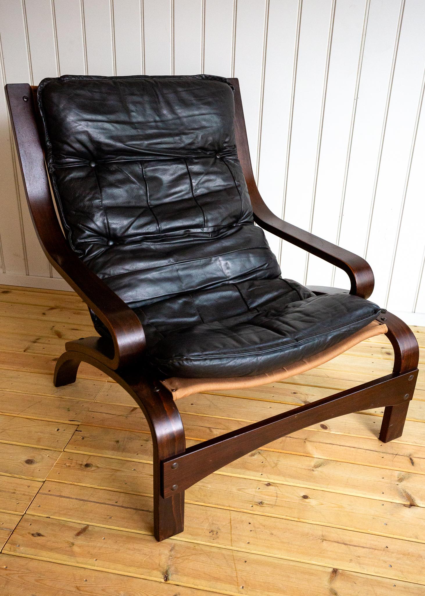 Fauteuil en cuir du milieu du siècle Scandinave Noir Cantilever Bentwood Relling 1970 en vente 6