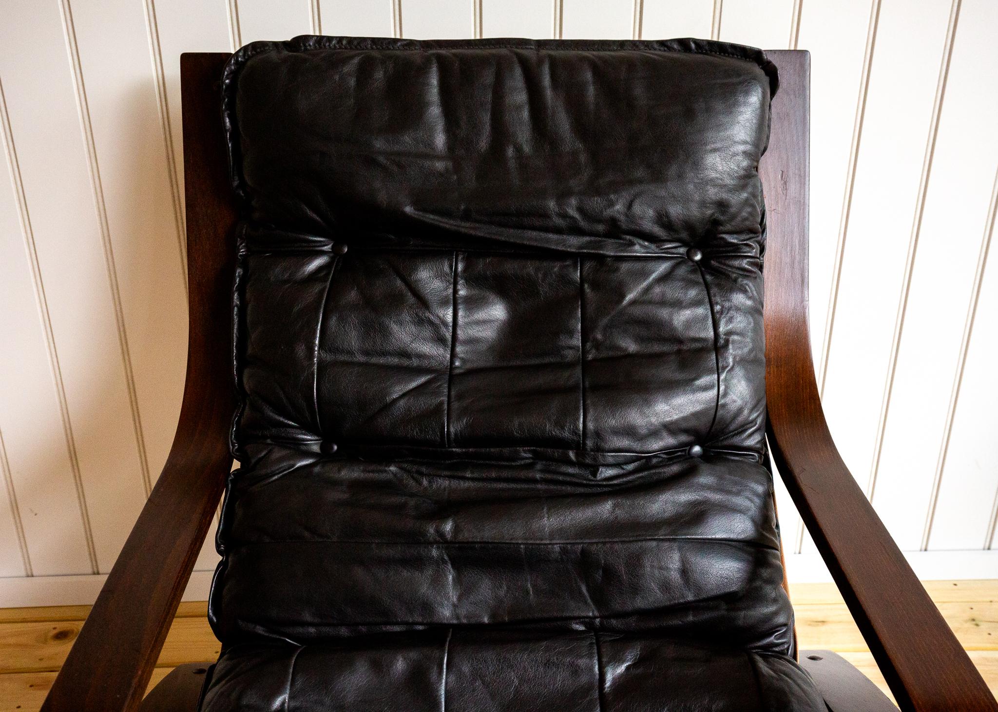 Fauteuil en cuir du milieu du siècle Scandinave Noir Cantilever Bentwood Relling 1970 en vente 10